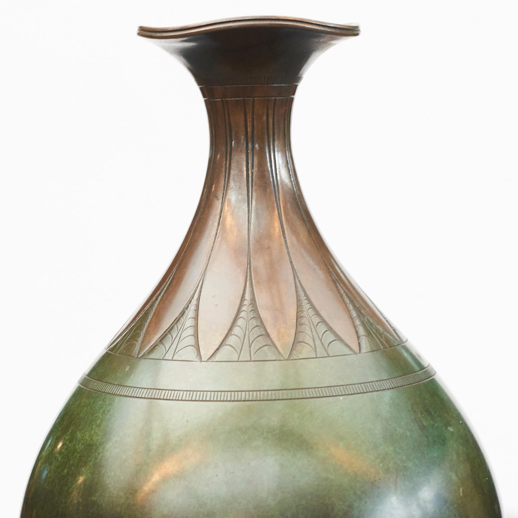 Just Andersen Vase aus patinierter Bronze (Art déco) im Angebot