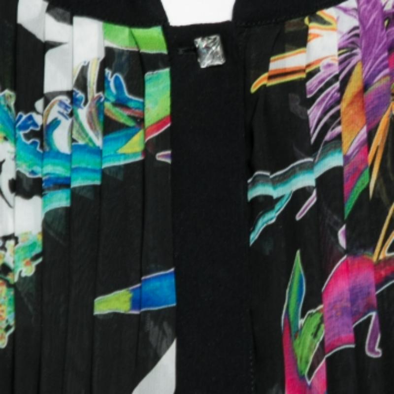 Just Cavalli Schwarzer Krepp plissiert vorne Krawatte Detail ärmelloses Top M im Zustand „Gut“ im Angebot in Dubai, Al Qouz 2