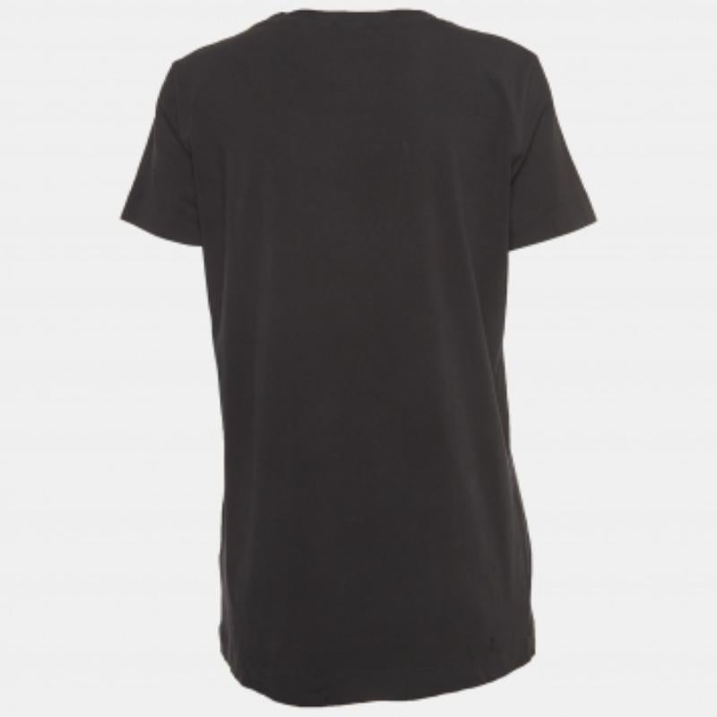Perfetta per le uscite casual o per le commissioni, questa T-shirt è il capo migliore per sentirsi a proprio agio e alla moda. Sfoggia una tonalità accattivante e una vestibilità rilassata.