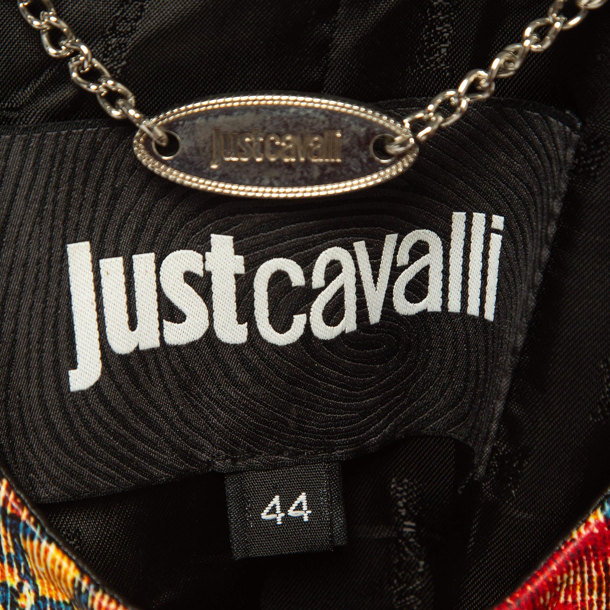 Elevate your style with the Just Cavalli jacket. Crafted from luxurious leather, its intricate prints exude urban sophistication. This piece merges edgy details with refined elegance, offering a statement look tailored for the modern fashion
