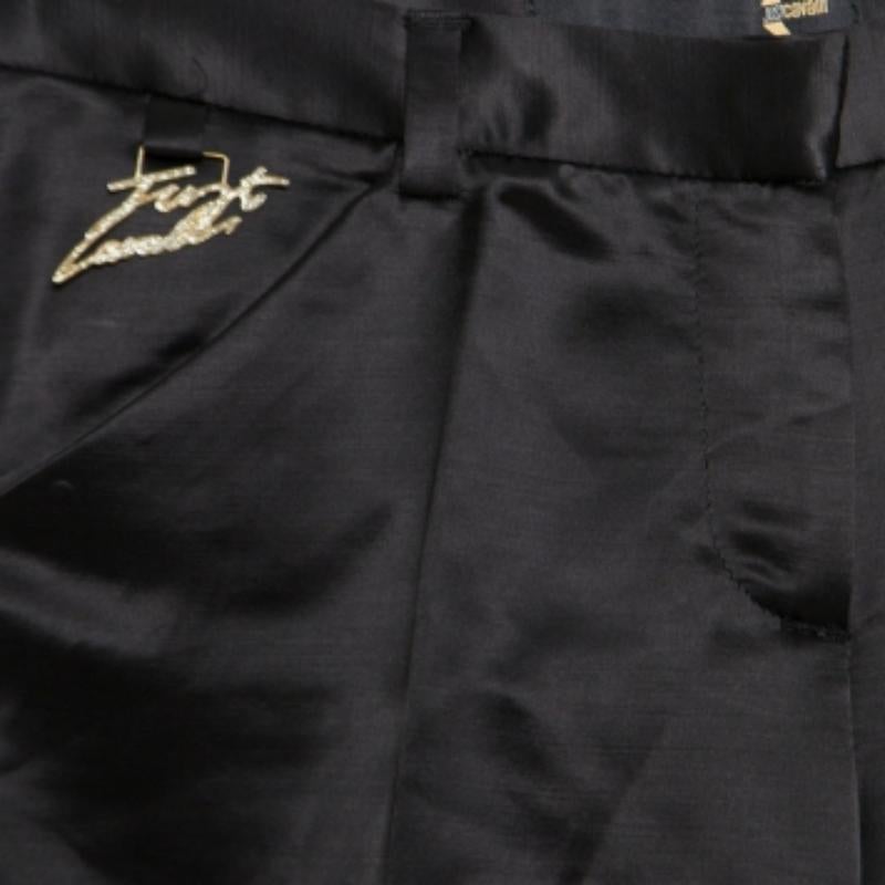 Just Cavalli Schwarze Hose aus Wolle mit Logo-Plakette und geradem Ausschnitt S im Zustand „Gut“ im Angebot in Dubai, Al Qouz 2