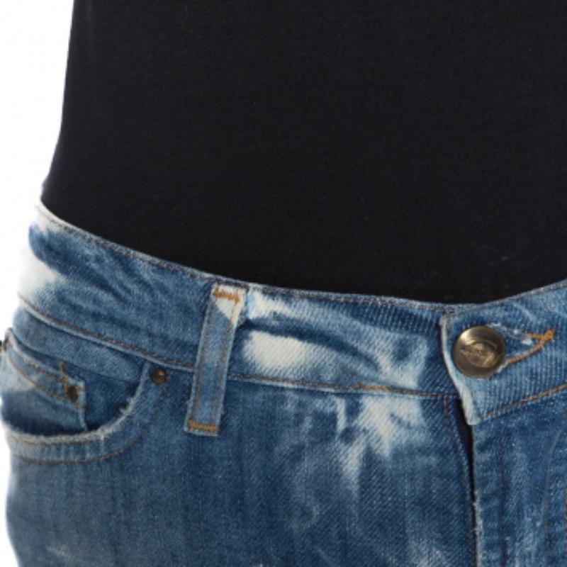 Just Cavalli Blue Acid Washed & Distressed Denim Straight Fit Jeans S im Zustand „Gut“ im Angebot in Dubai, Al Qouz 2