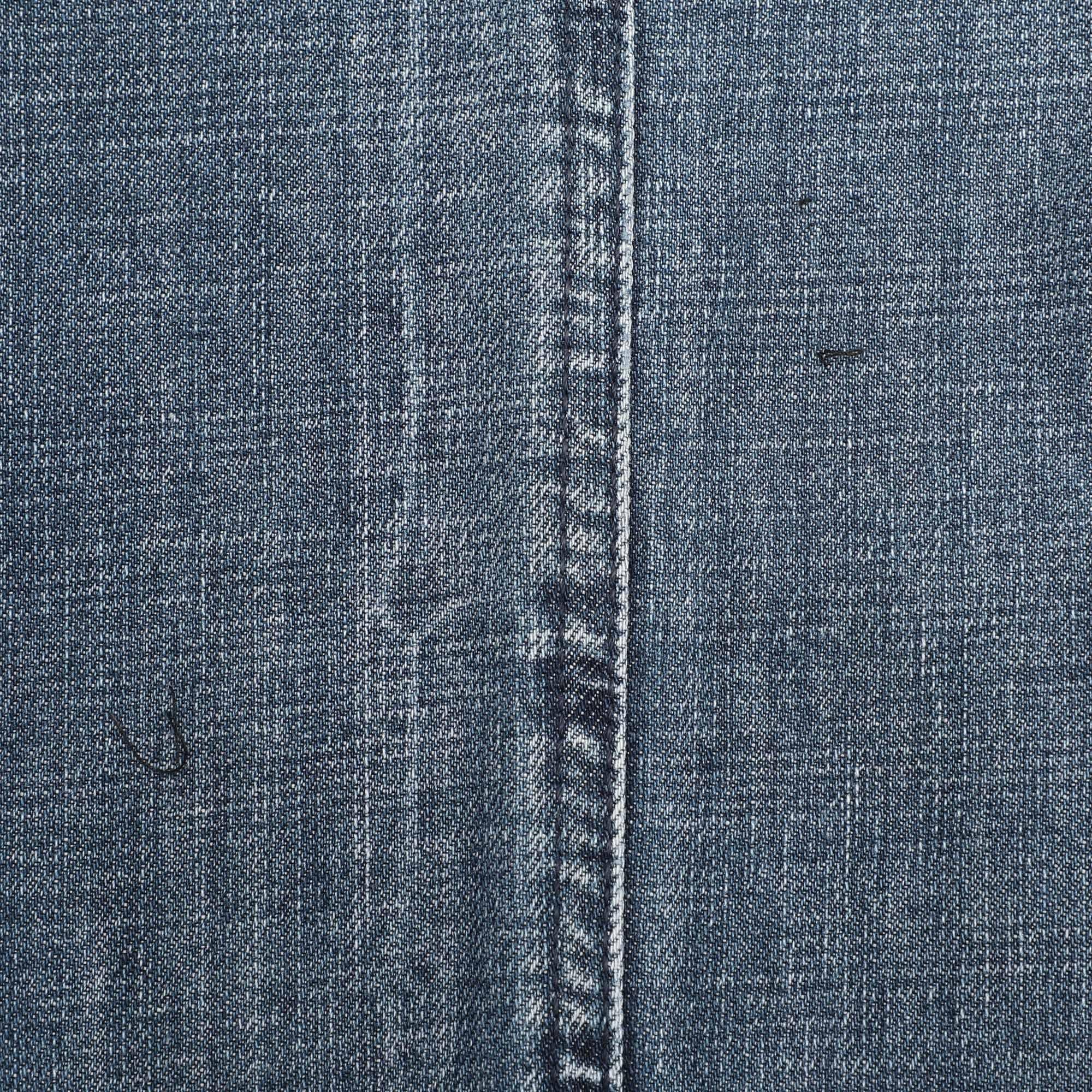 Just Cavalli Blaue Denim-Jeans im Distressed-Stil S im Zustand „Gut“ im Angebot in Dubai, Al Qouz 2