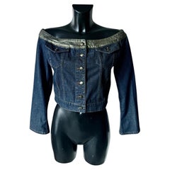 Chaqueta vaquera Just Cavalli con hombros al descubierto e inserciones doradas
