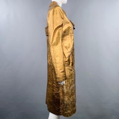 Manteau à boutons-pression « IT 40 » en cuir métallisé doré effet vieilli de la marque JUST CAVALLI