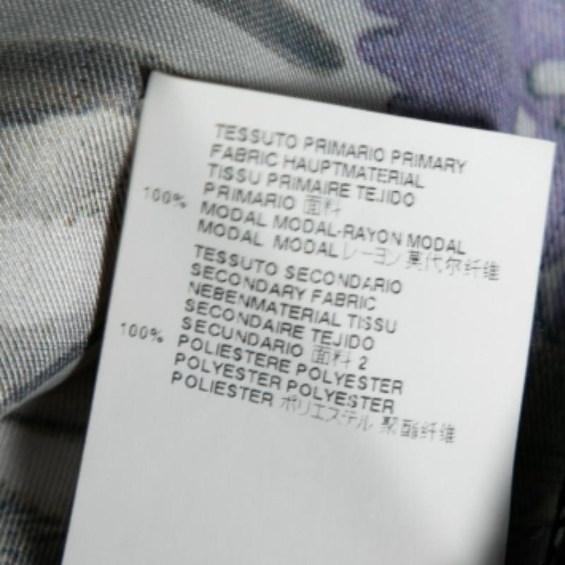 Just Cavalli Multicolor Printed Silk Top XXS In Good Condition For Sale In Dubai, Al Qouz 2