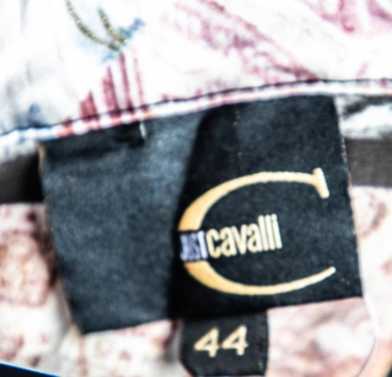 Design/One et qualité se rejoignent dans cette chemise de la maison Just Cavalli. Si votre style est classique et sans effort, cette création multicolore est le choix idéal pour vous. Rehaussée d'imprimés, cette chemise est un must-have.