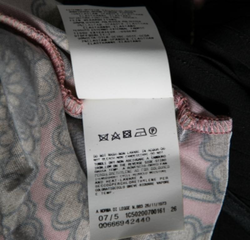 Just Cavalli - Top con dettagli in jersey stampato rosa e oro - I.L.A. In condizioni discrete in vendita a Dubai, Al Qouz 2