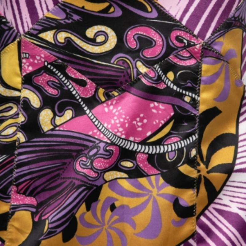 Just Cavalli Top senza maniche in raso stampato viola M. I. In condizioni buone in vendita a Dubai, Al Qouz 2