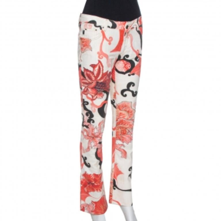 Just Cavalli Red Floral Print Cotton Flared Jeans M In Good Condition For Sale In Dubai, Al Qouz 2