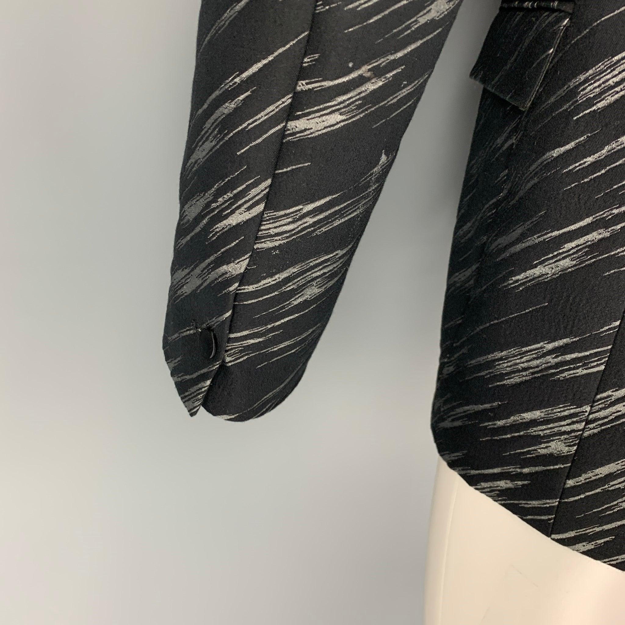 JUST CAVALLI Size 38 Black Grey Jacquard Wool Blend Peak Lapel Sport Coat For Sale 2