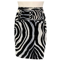 JUST CAVALLI Talla 6 Falda lápiz de cebra de poliéster en blanco y negro