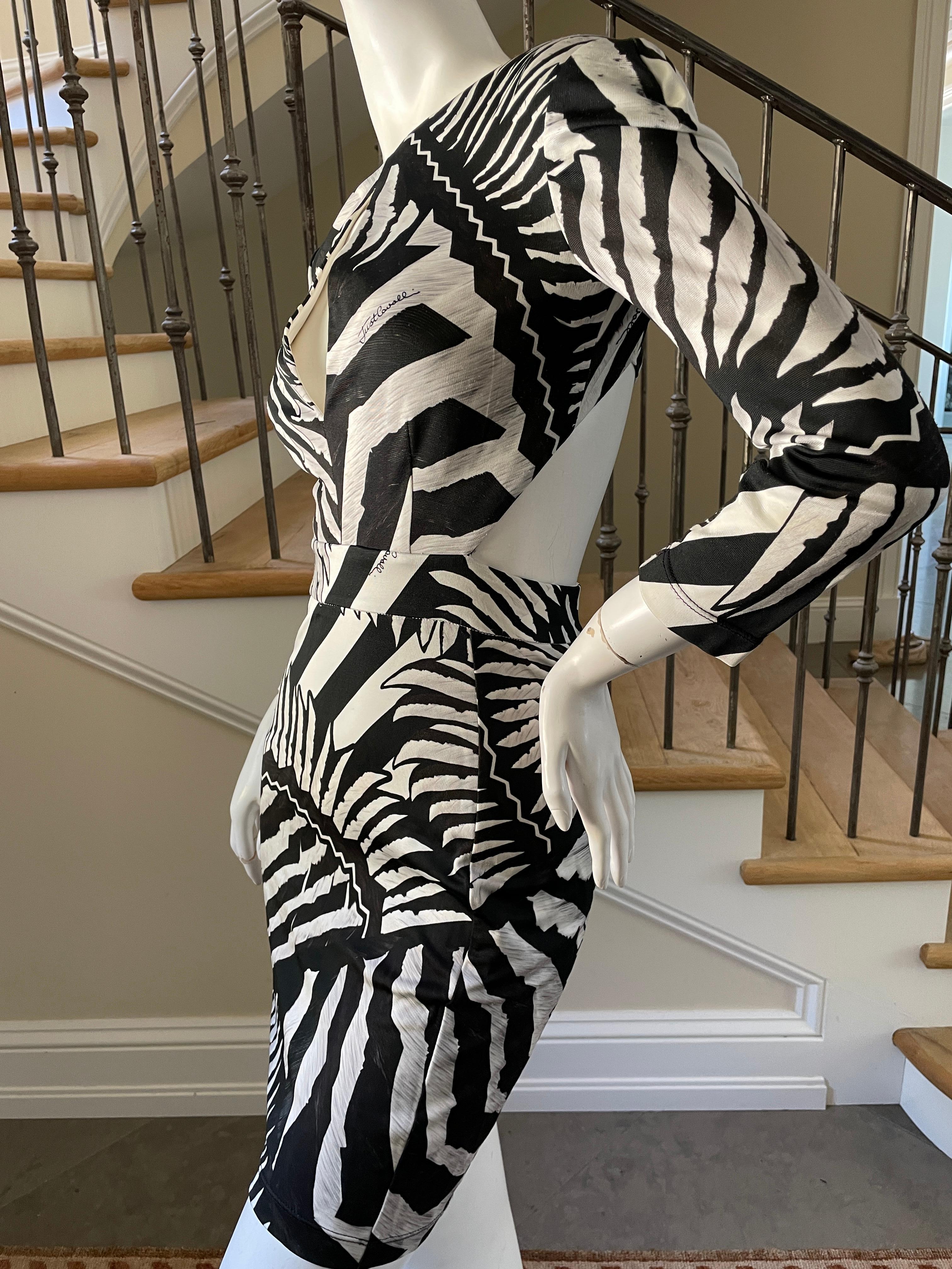 Just Cavalli: Vintage-Minikleid mit Zebradruck und Ausschnitt von Roberto Cavalli im Zustand „Hervorragend“ im Angebot in Cloverdale, CA