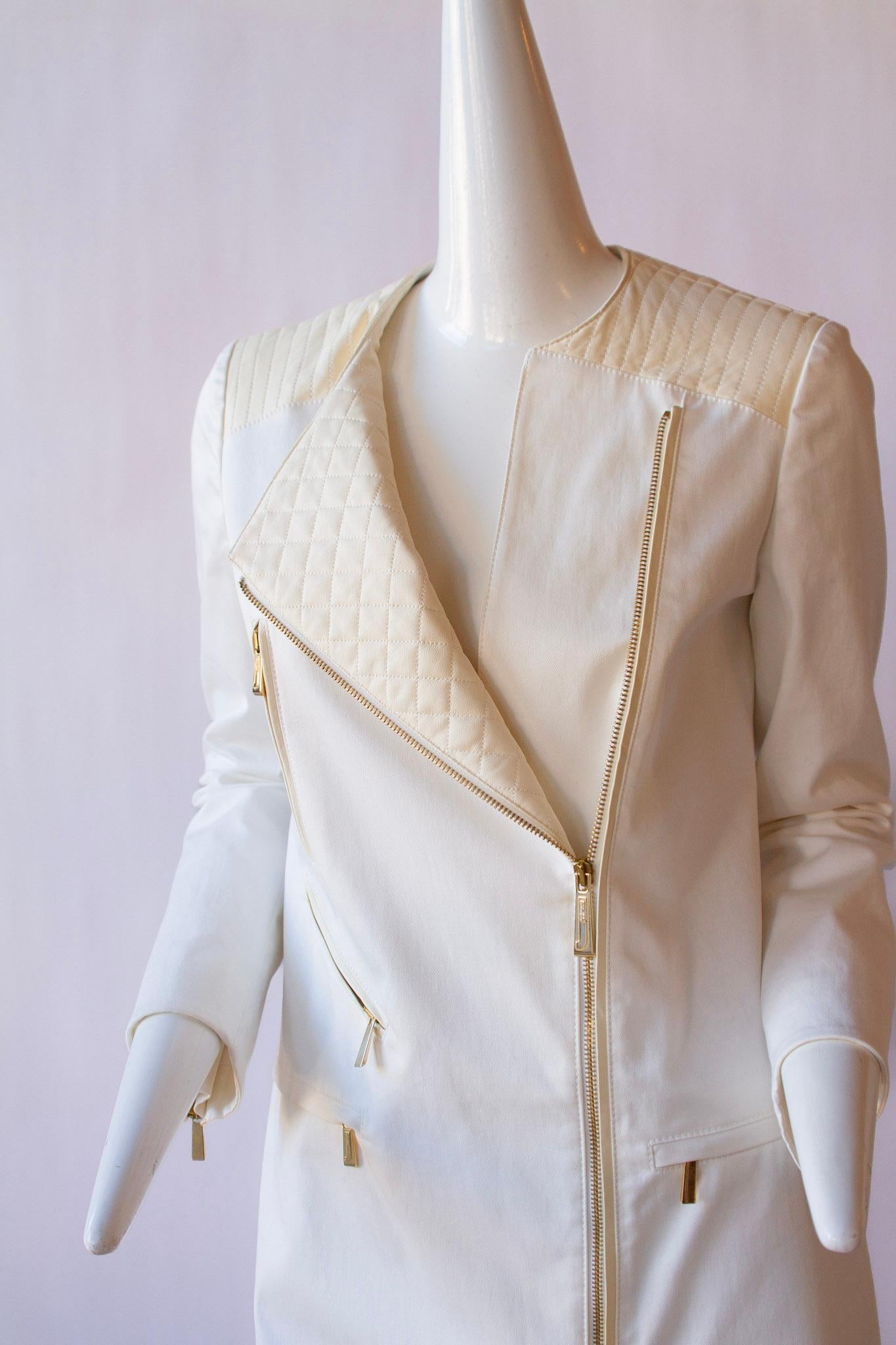 Just Cavalli White Draper Coat  In Excellent Condition For Sale In Kingston, NY