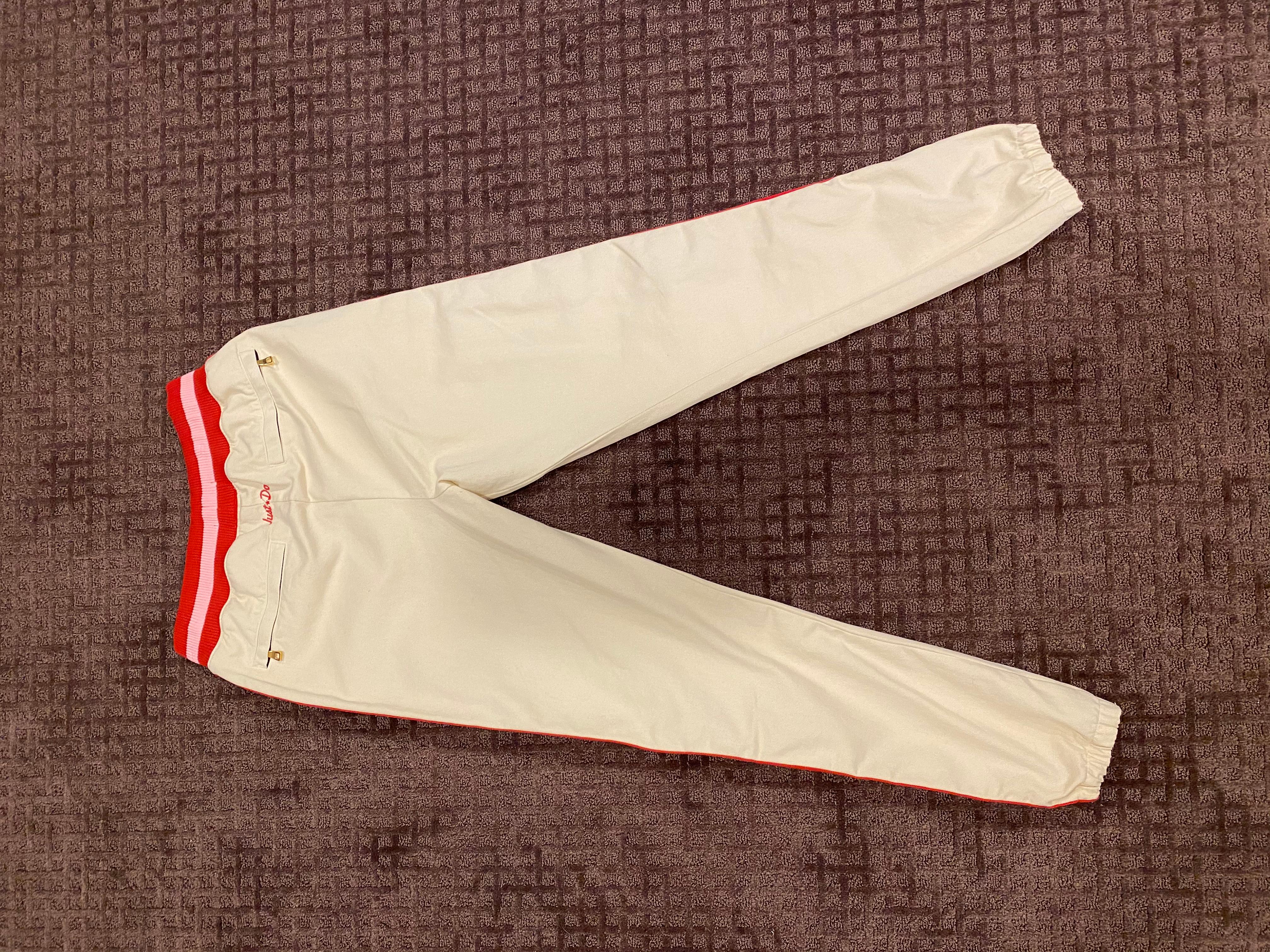 Size Large
Just Don Jogger pant
Very well crafted Piece
Very rare and hard to come across
These were released at the time of the just don jordan 2 “artic orange”.

All sales final
