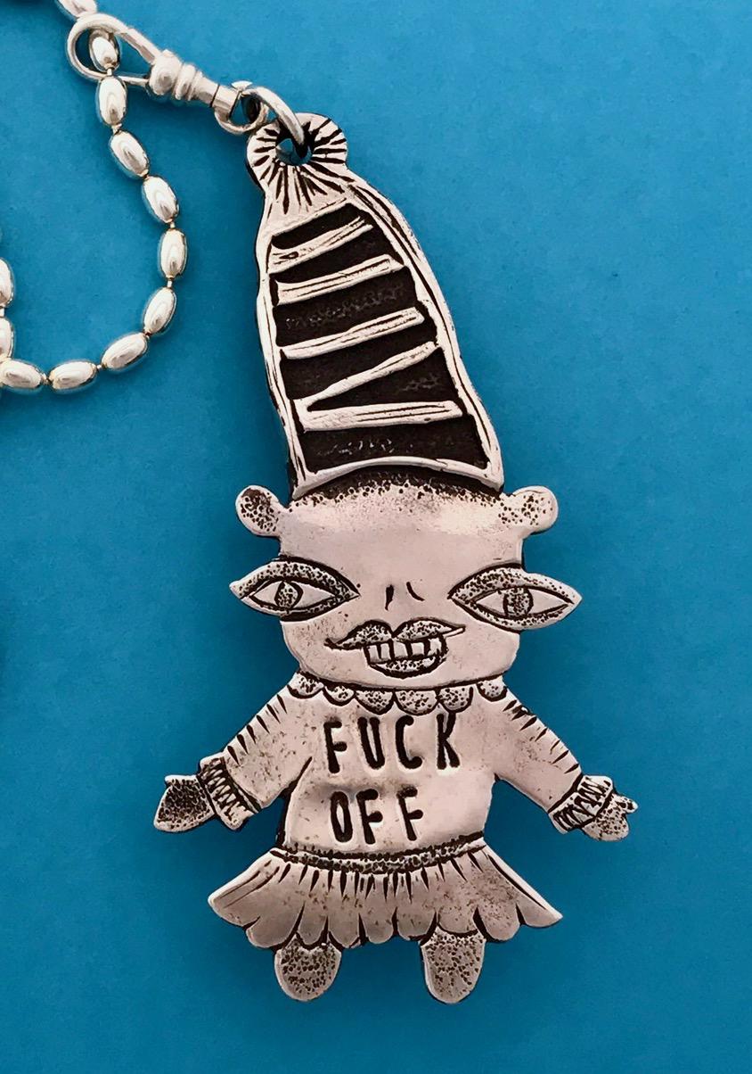 Melanie Yazzie, pendentif Navajo, F*&k Off, en argent sterling Neuf - En vente à Santa Fe, NM