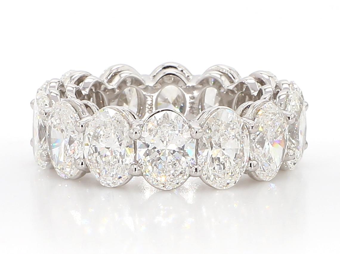 Women's or Men's Just Under 10 Carat Oval Cut Diamond Eternity Band Set In Platinum. For Sale