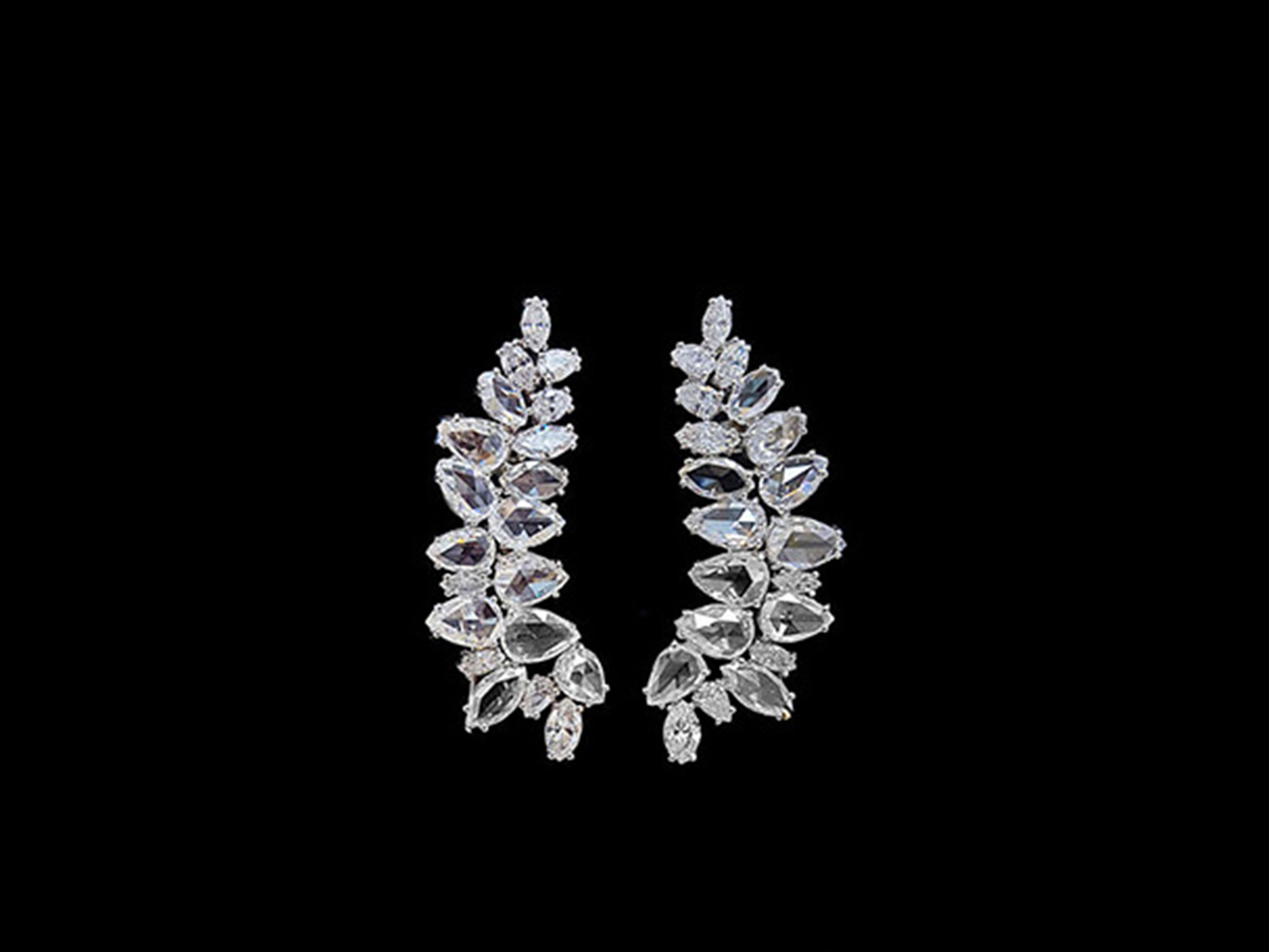 Women's Just under 20 Carat Natural Diamond In 18 Karat Gold Leaf Ear Climber Earrings For Sale