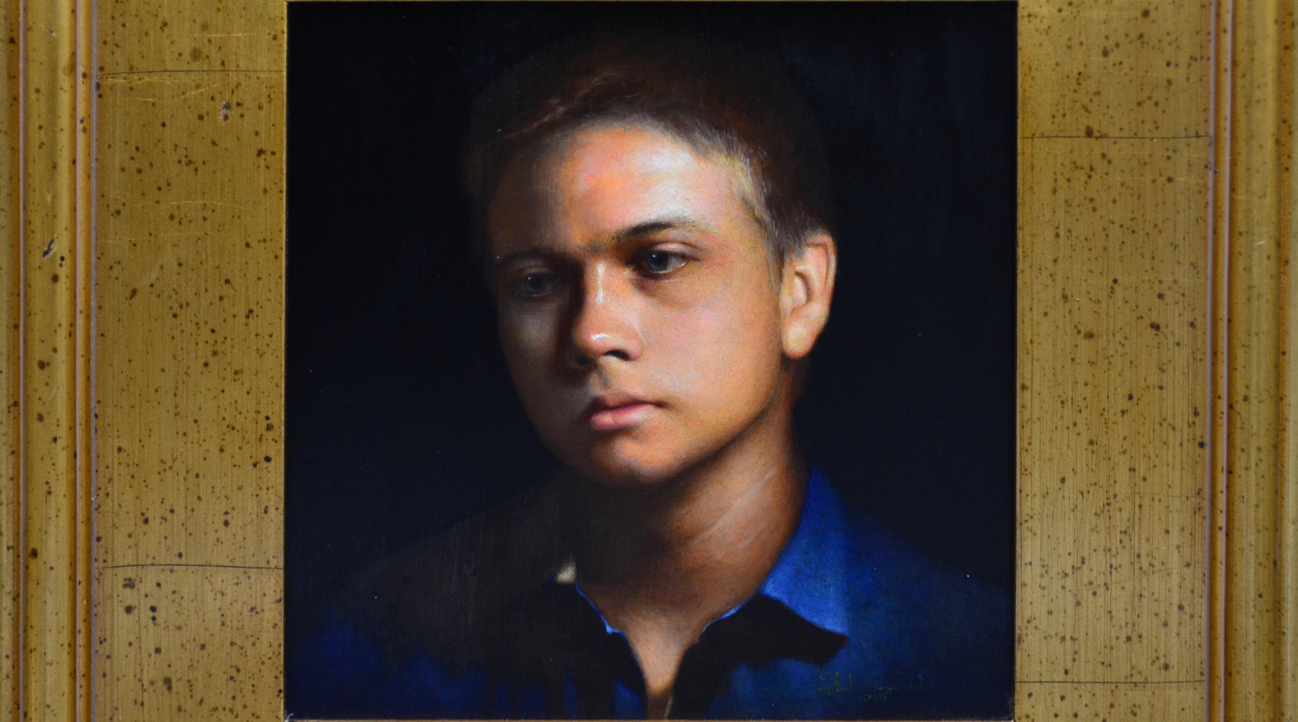 Ritratto dell'uomo, 14 x 14 inches. Oil on panel with gilded frame. Painting by artist Justas Varpucanskis. 21st century contemporary artwork that employs techniques, philosophy and visual language of the Italian High Renaissance while