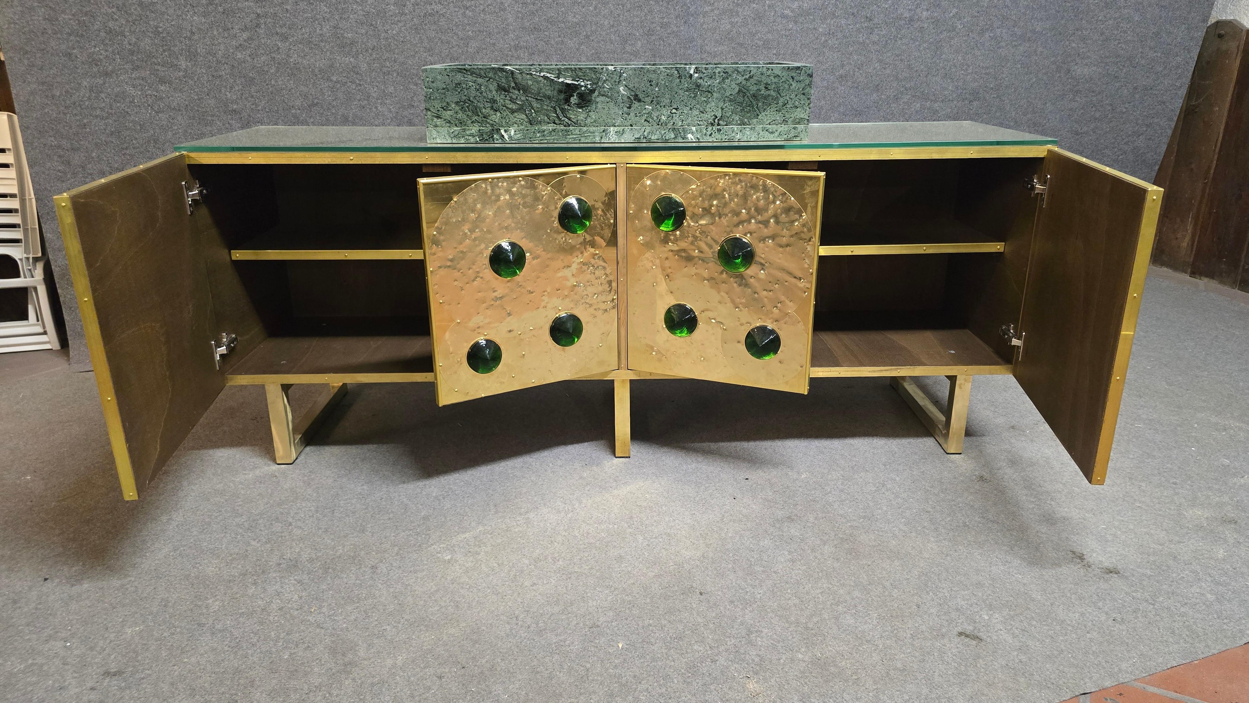 Justfurnituress Meuble-lavabo en laiton avec verre de Murano et lavabo en marbre Guatemala Verde en vente 8