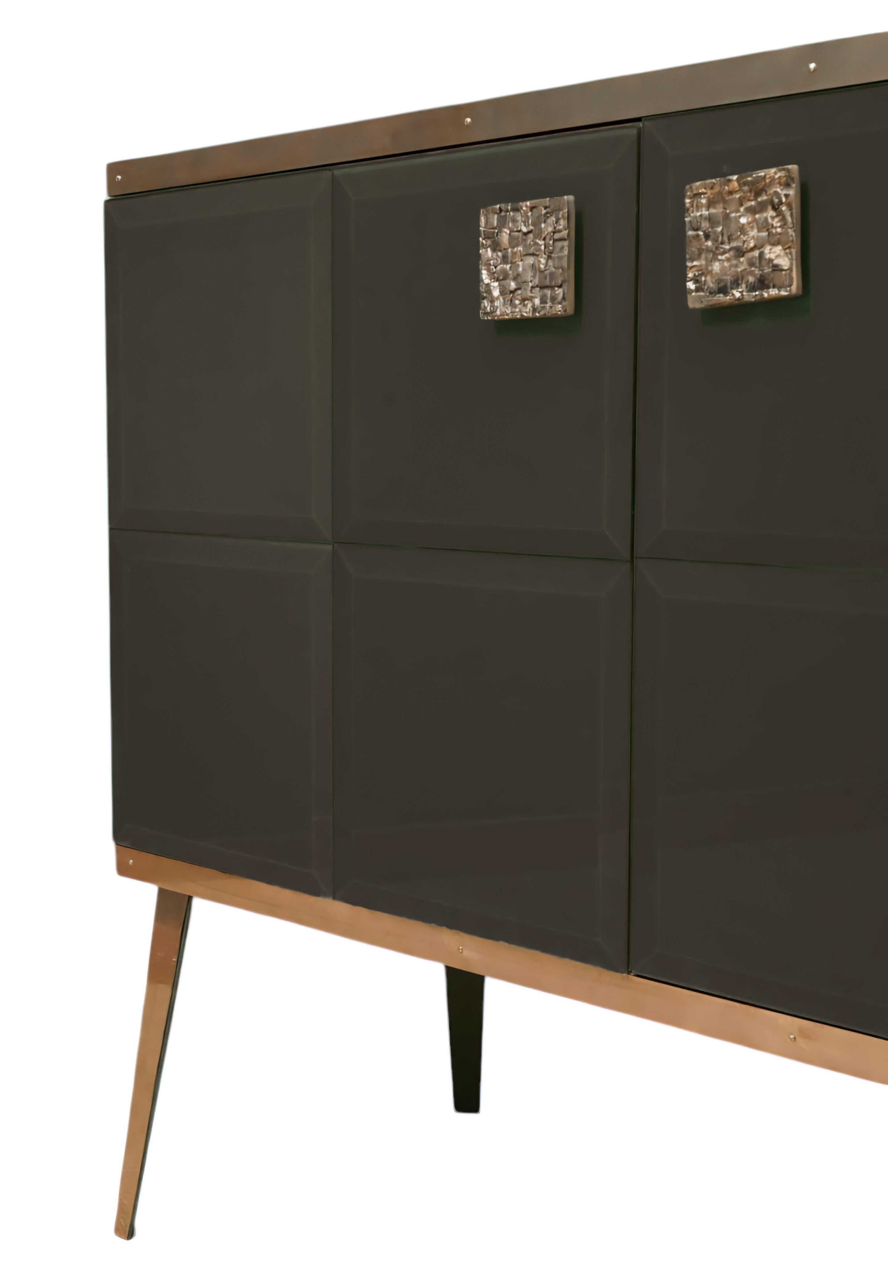Justfurnituress Masterpiece Luxury Bar Cabinet Handmade Decorated Glass in vendita 2