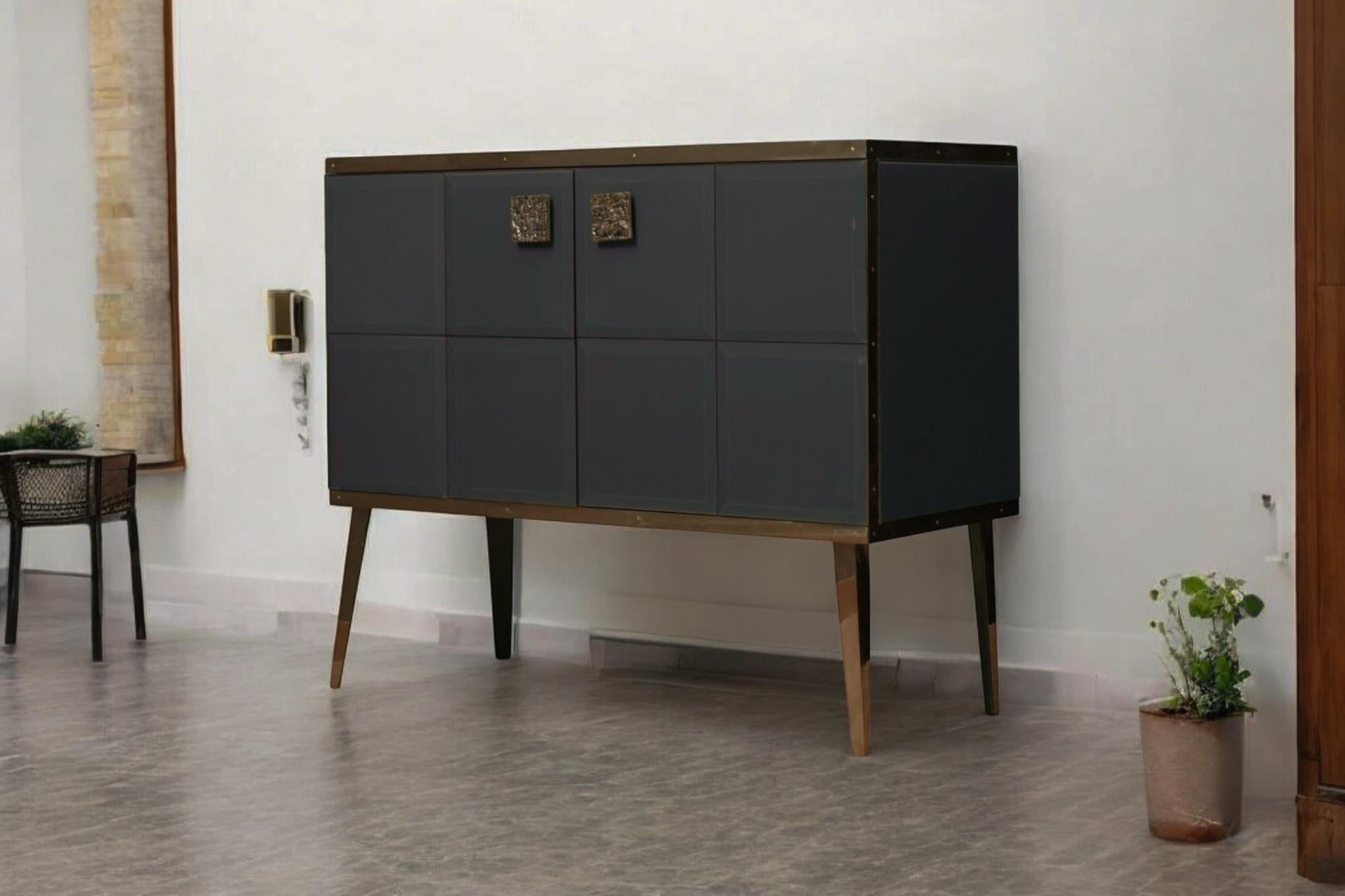 Justfurnituress Masterpiece Luxury Bar Cabinet Handmade Decorated Glass in vendita 3