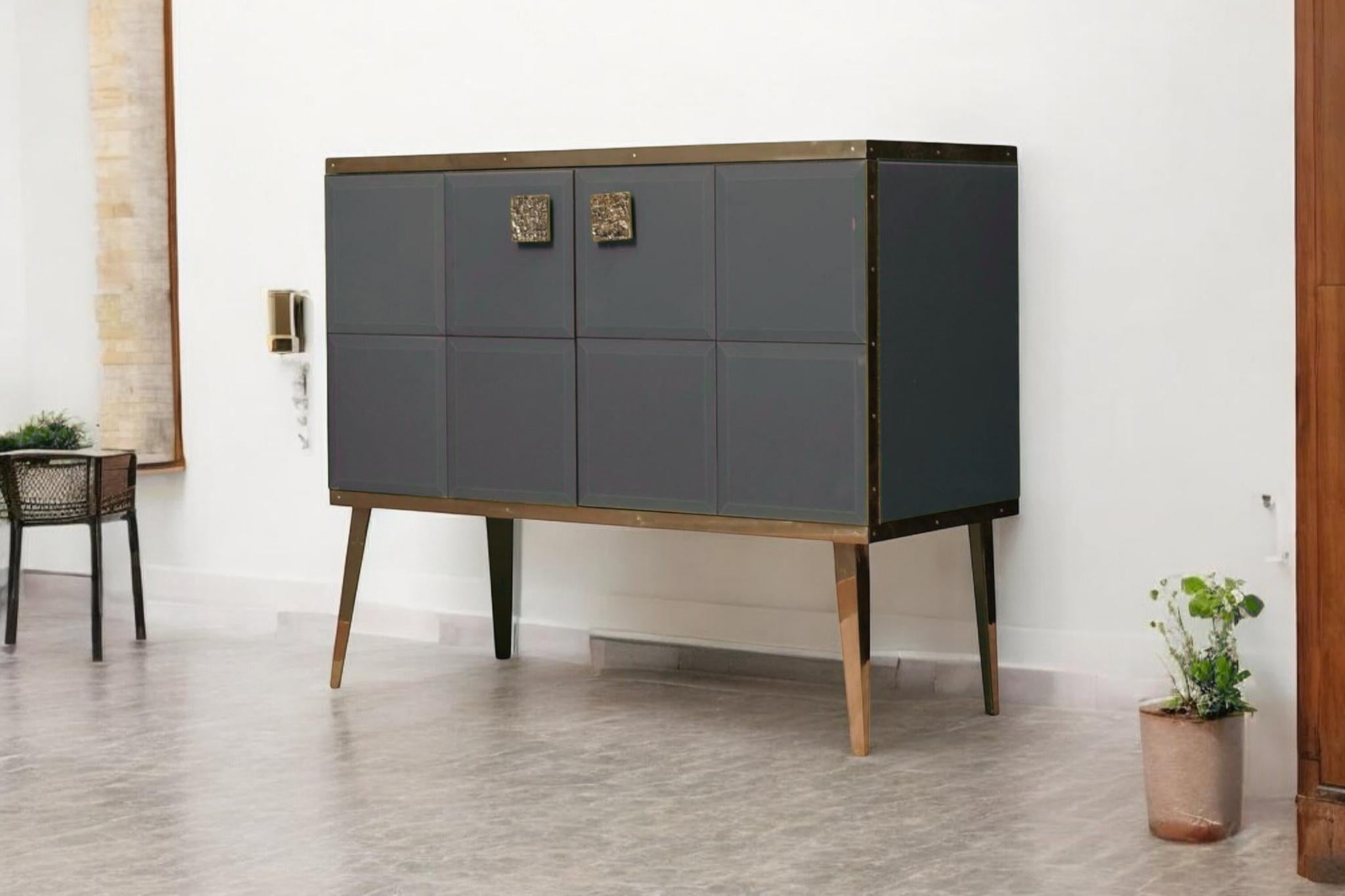 Justfurnituress Masterpiece Luxury Bar Cabinet Handmade Decorated Glass in vendita 4