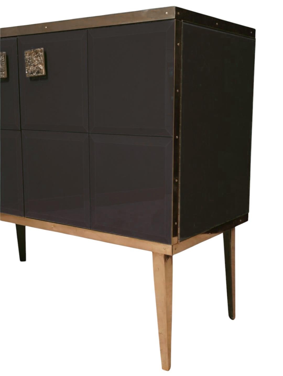 Periodo contemporaneo Justfurnituress Masterpiece Luxury Bar Cabinet Handmade Decorated Glass in vendita