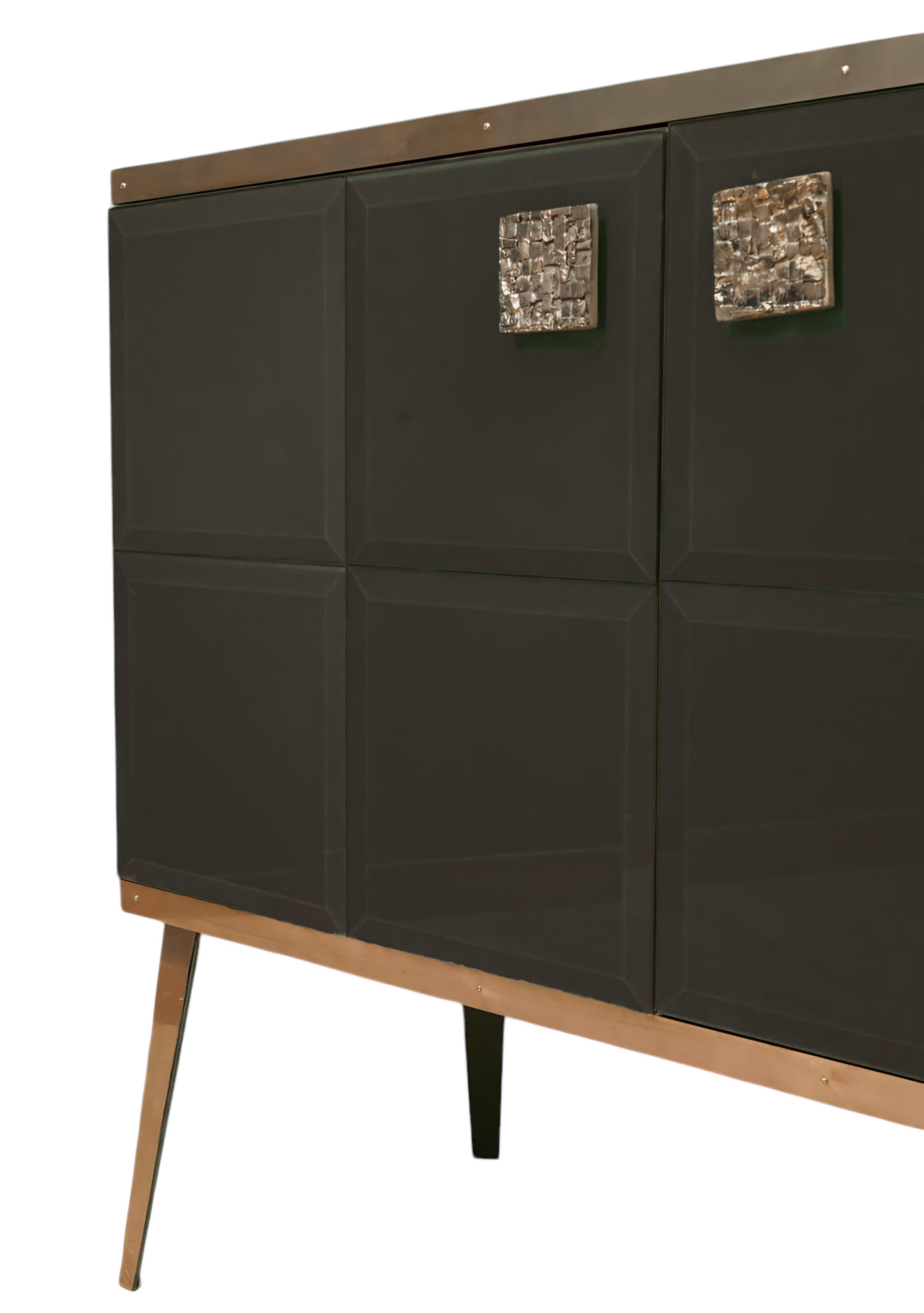 Ottone Justfurnituress Masterpiece Luxury Bar Cabinet Handmade Decorated Glass in vendita