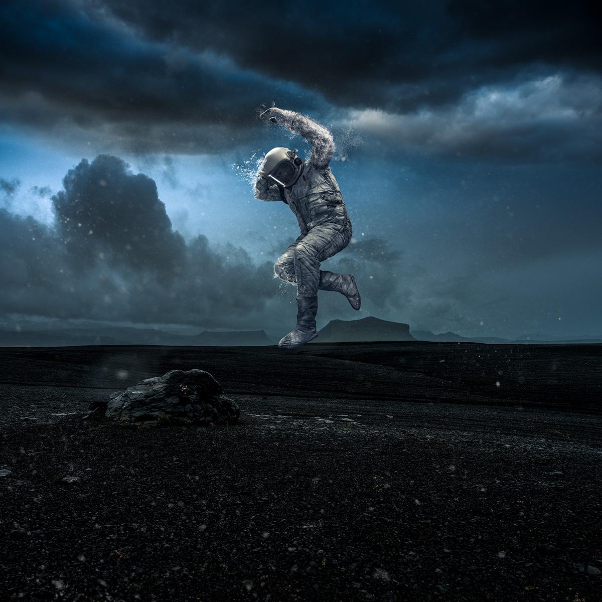 Justin Lister Color Photograph – Kosmonauteneis