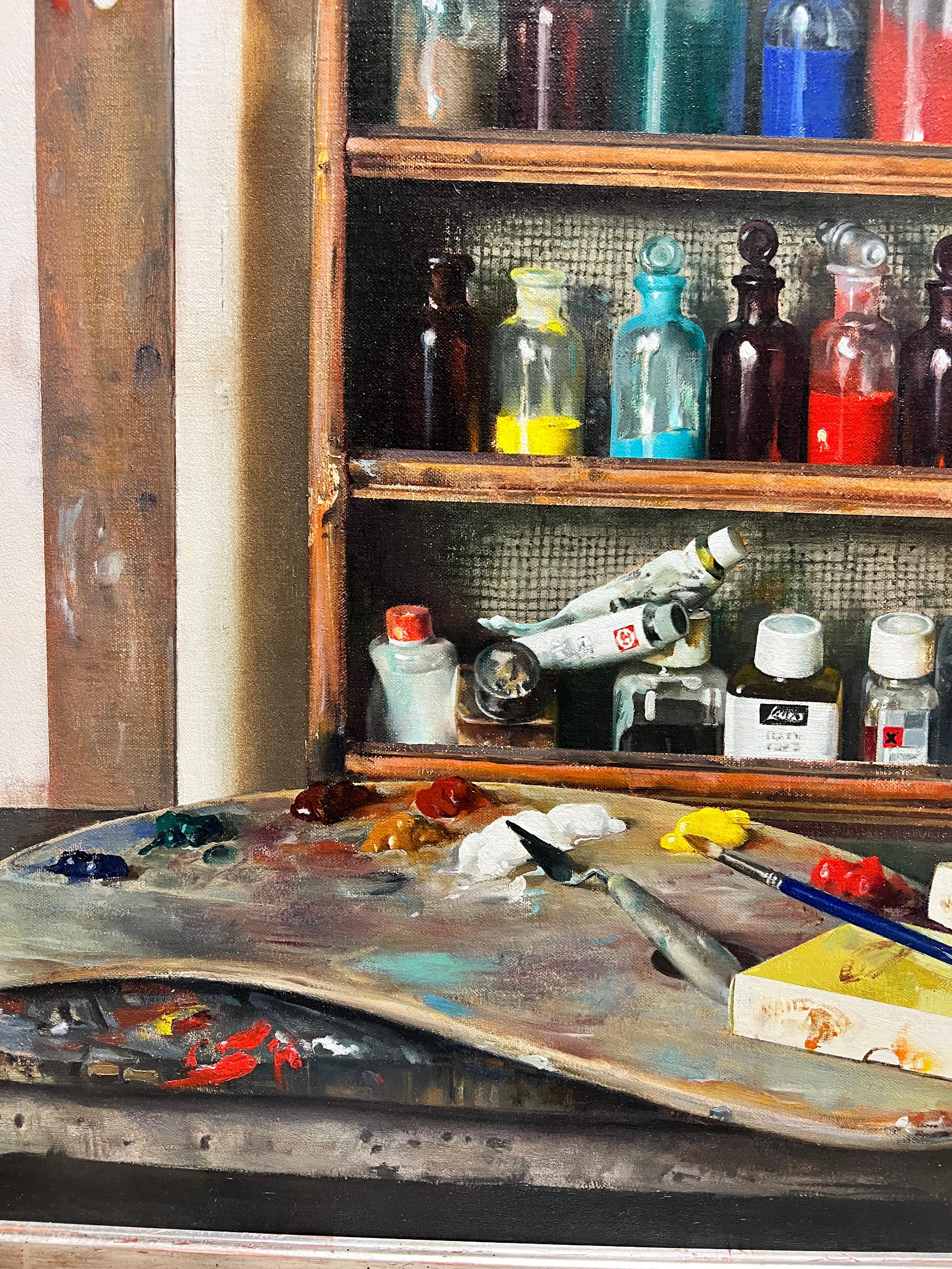 Materiales para artistas en estanterías en venta 1