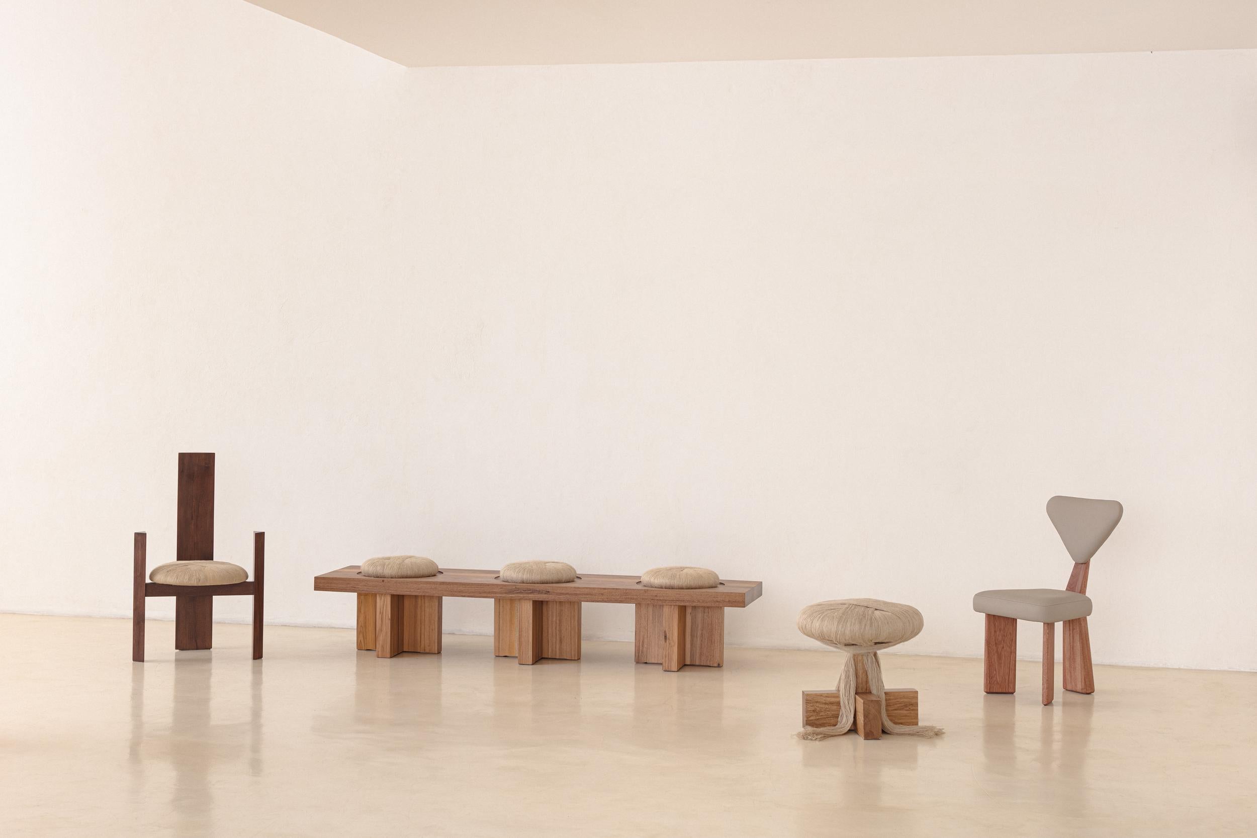 Taburete Juta de Juliana Vasconcellos, diseño brasileño contemporáneo en venta 3