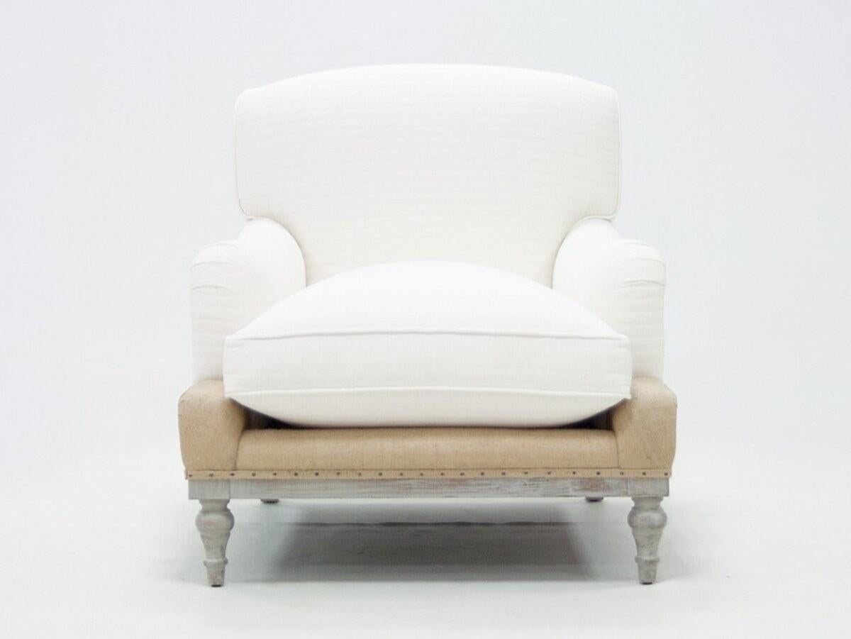 Jute-Sessel mit ausgestellter Struktur aus Rattan und Band im Angebot 1