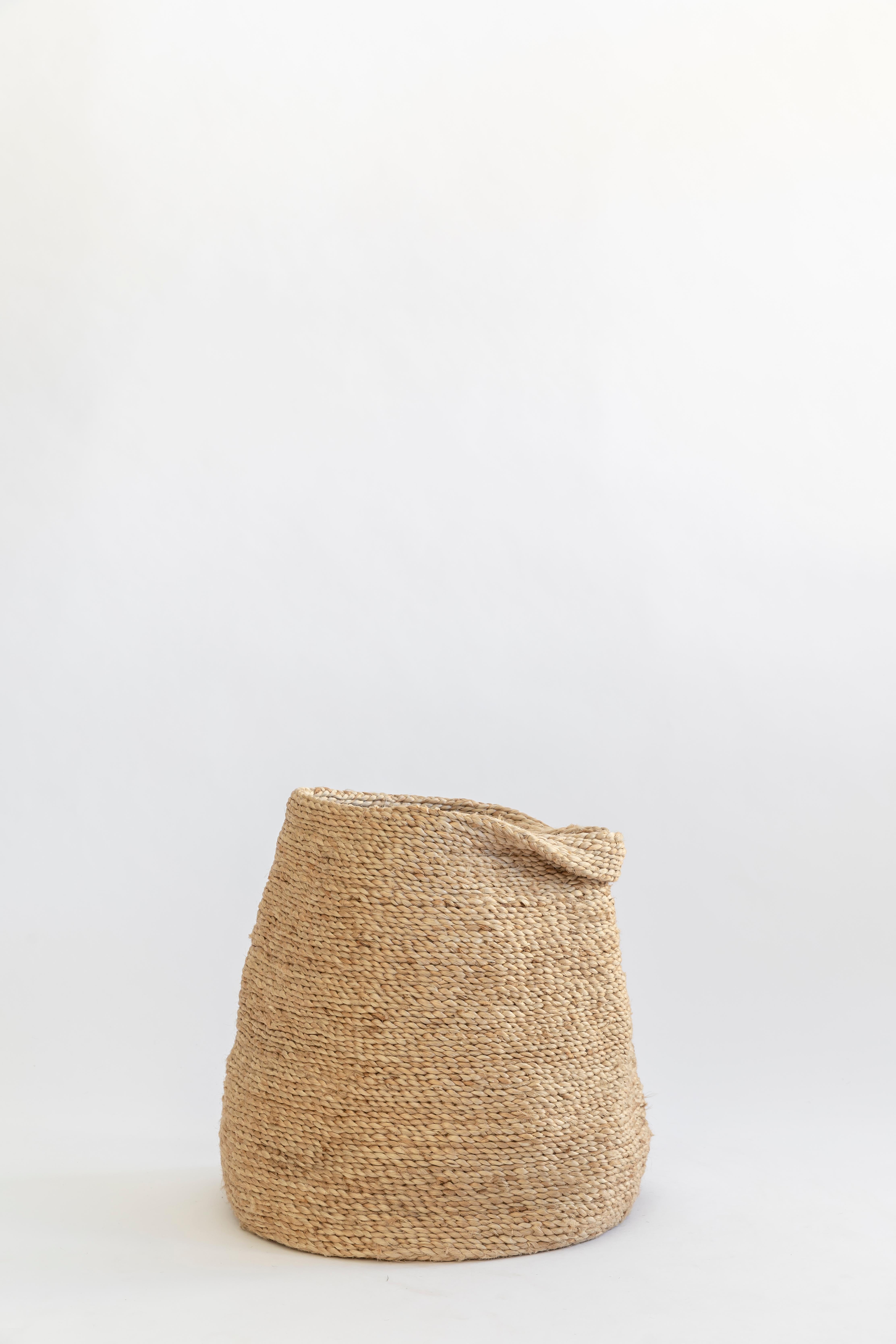 Woven Jute Pitcher Basket for Dried Branches For Sale