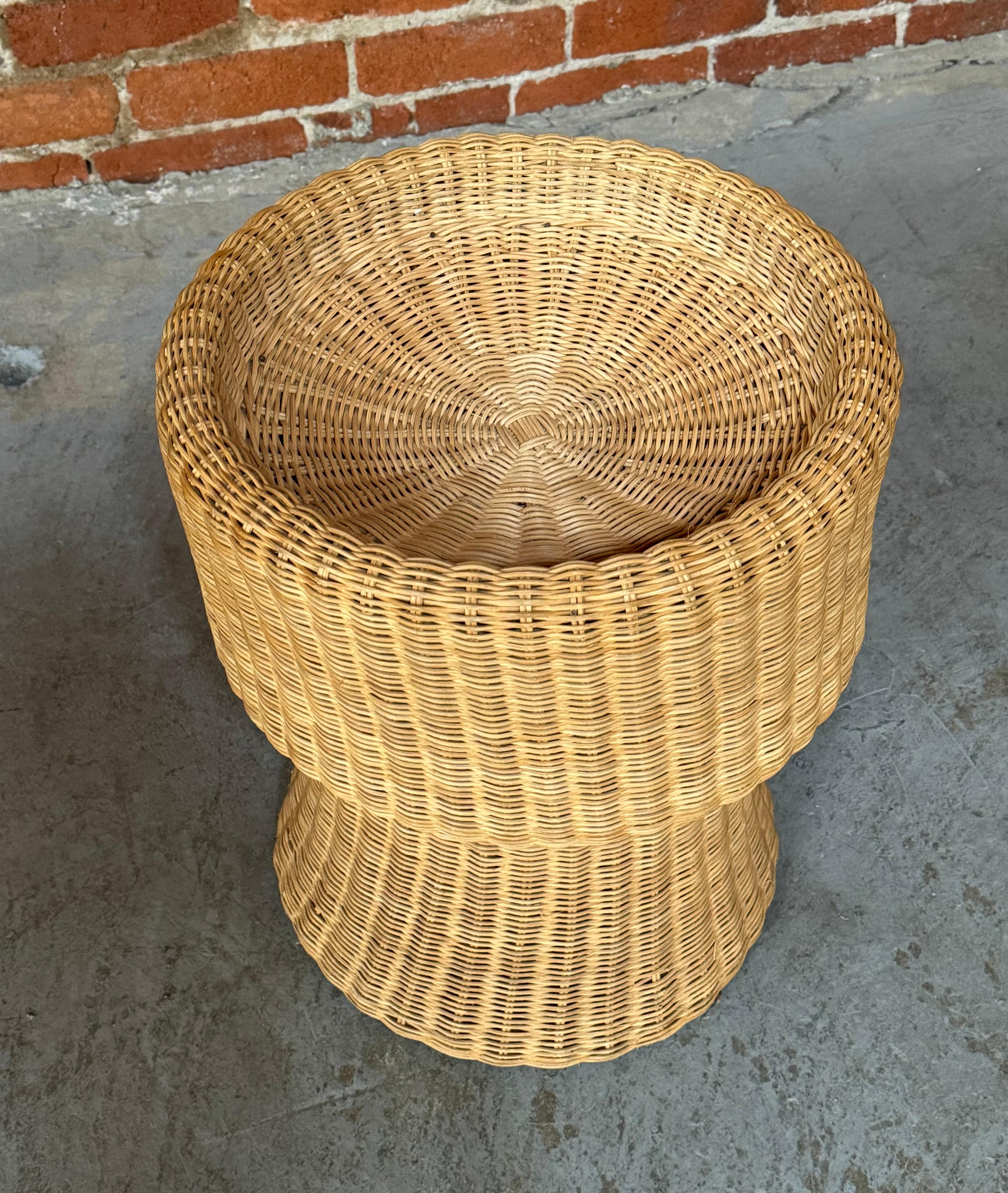 Juttu Stool by Eero Aarnio for Artek 4