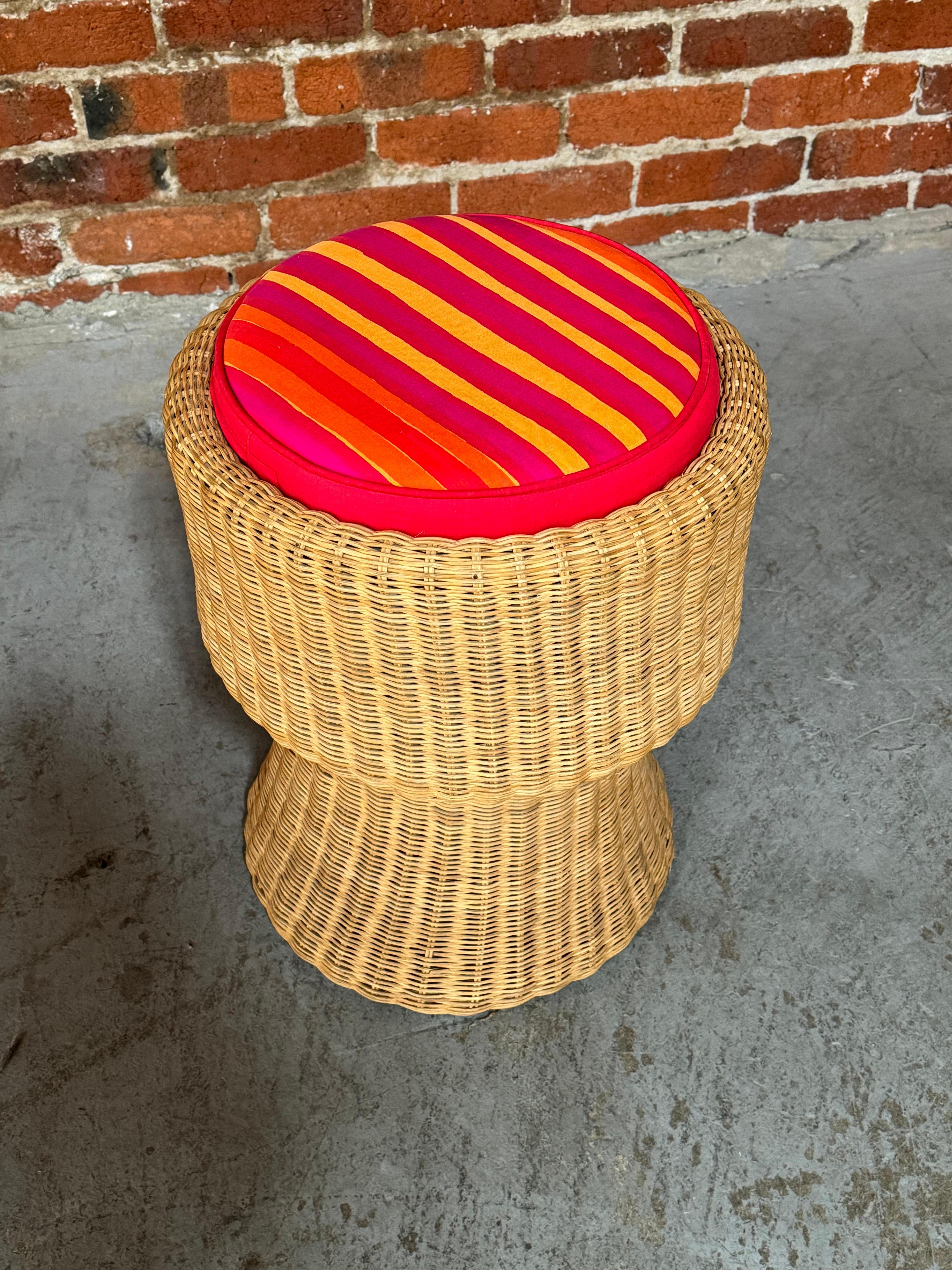 Juttu Stool by Eero Aarnio for Artek In Good Condition In Oakland, CA