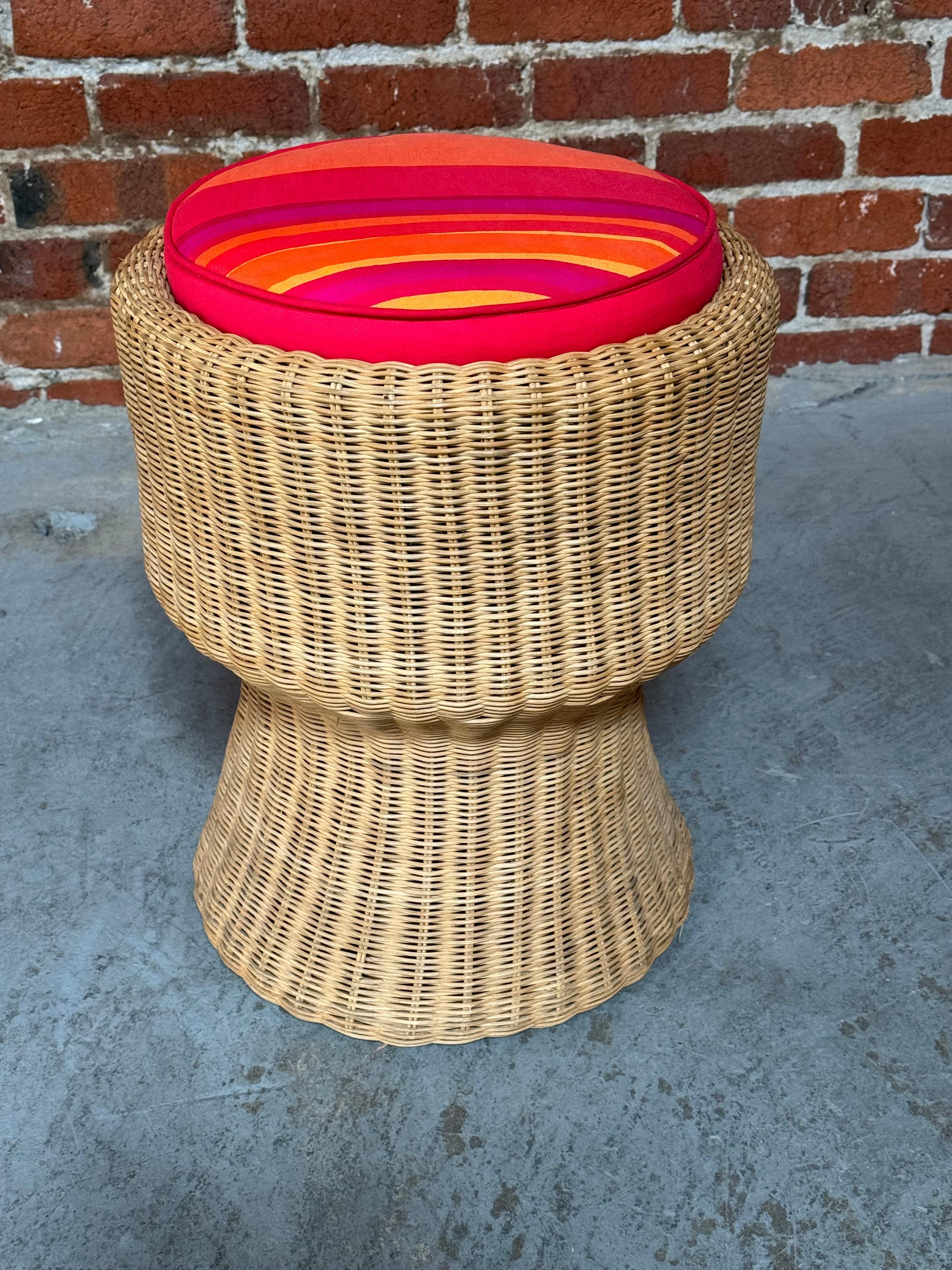 Juttu Stool by Eero Aarnio for Artek 2
