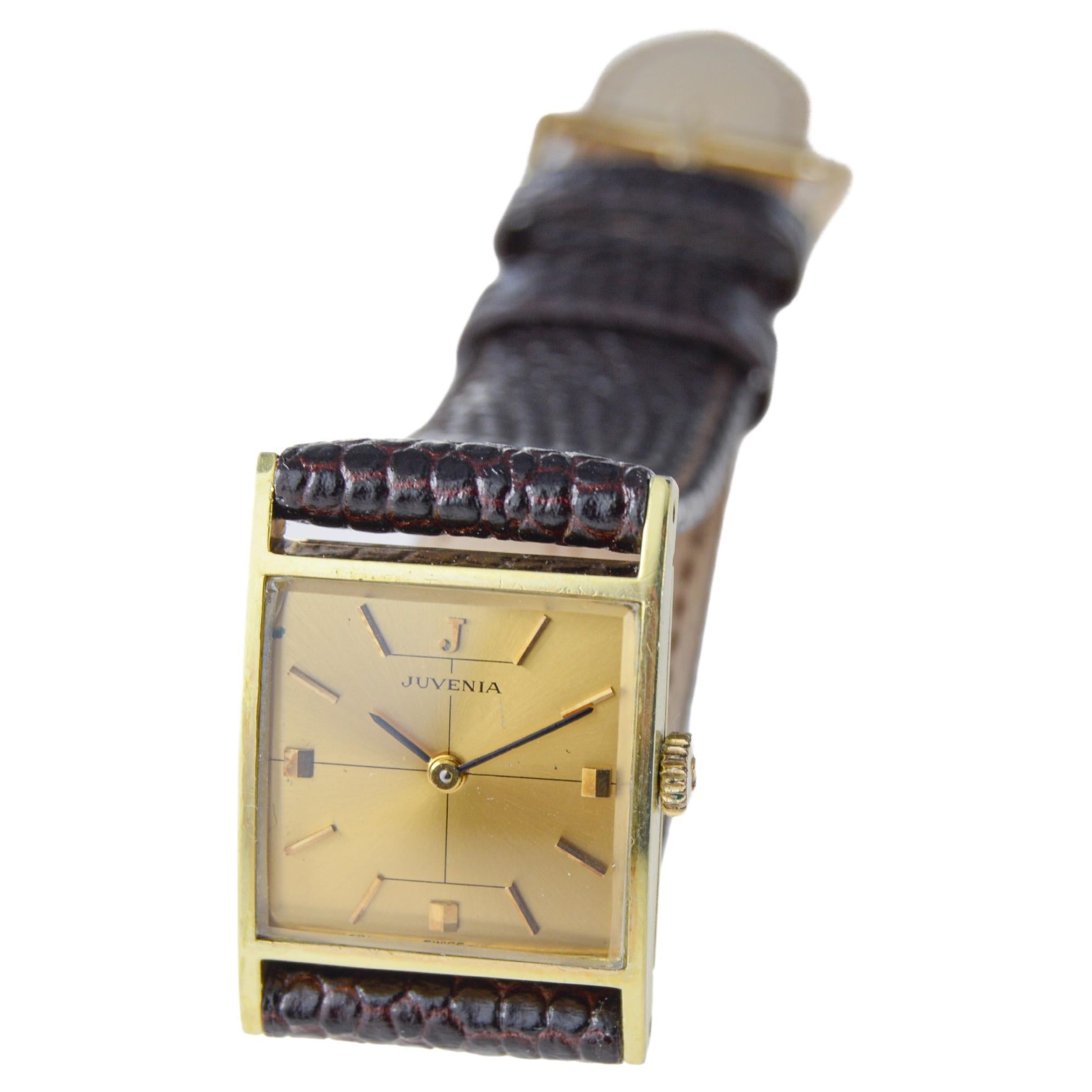 Juvenia Gold-gefüllte Art Deco Panzer-Stil Uhr aus den 1950er Jahren Hochwertig im Angebot 3