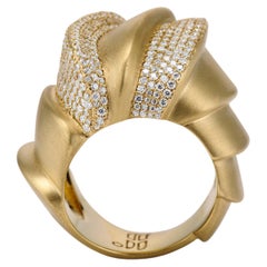 JV Insardi 18kt Canary Gold Pave Diamond Cocktail Ring
