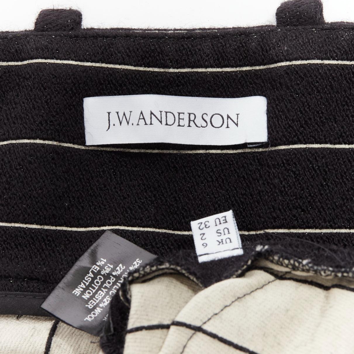JW ANDERSON - Culotte large à rayures en laine mélangée noire et blanche GB6 XS en vente 3