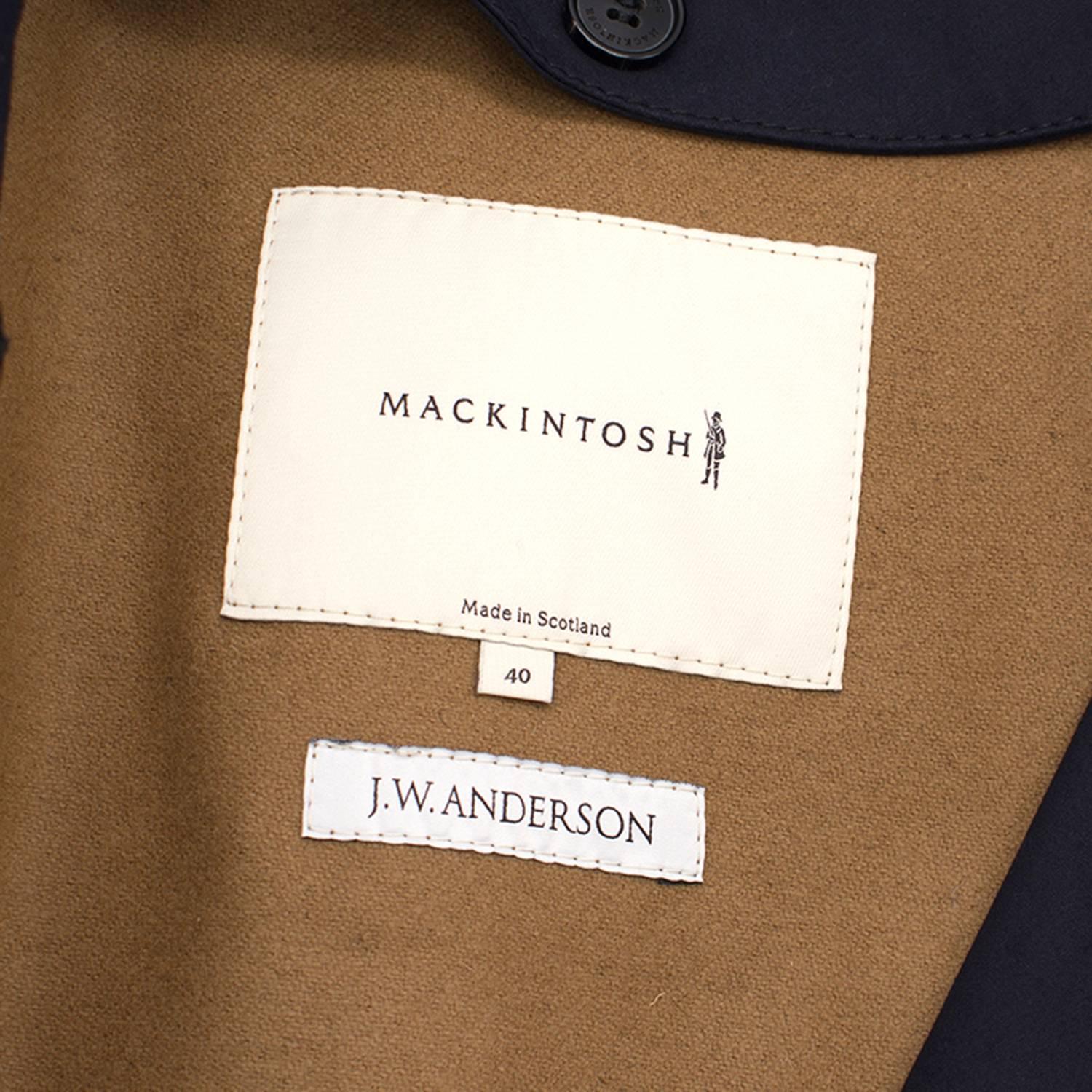 JW Anderson Mackintosh Men's Navy Trench Coat  In Excellent Condition In London, GB