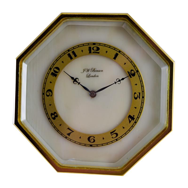 J.W. Benson vergoldete Art Deco Uhr mit handgemaltem Ziffernblatt, ca. 1920er Jahre für Damen oder Herren im Angebot
