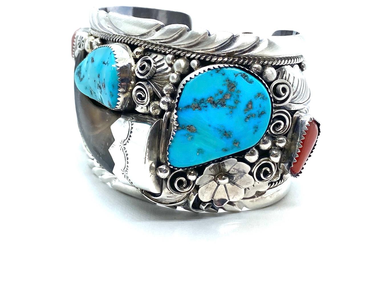 JW Toadlena Native American Bear Cuff Bracelet with Turquoise and Coral 4.12 Oz In Good Condition In Laguna Hills, CA