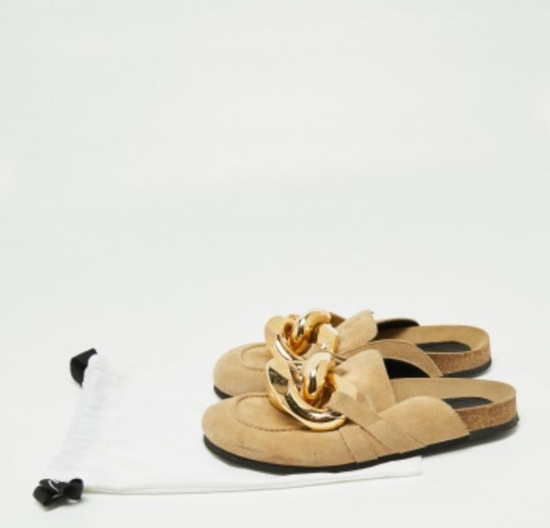 J.W.Anderson Beige Suede Chain Link Accents Flat Slide Sandals Size 39 In Good Condition For Sale In Dubai, Al Qouz 2