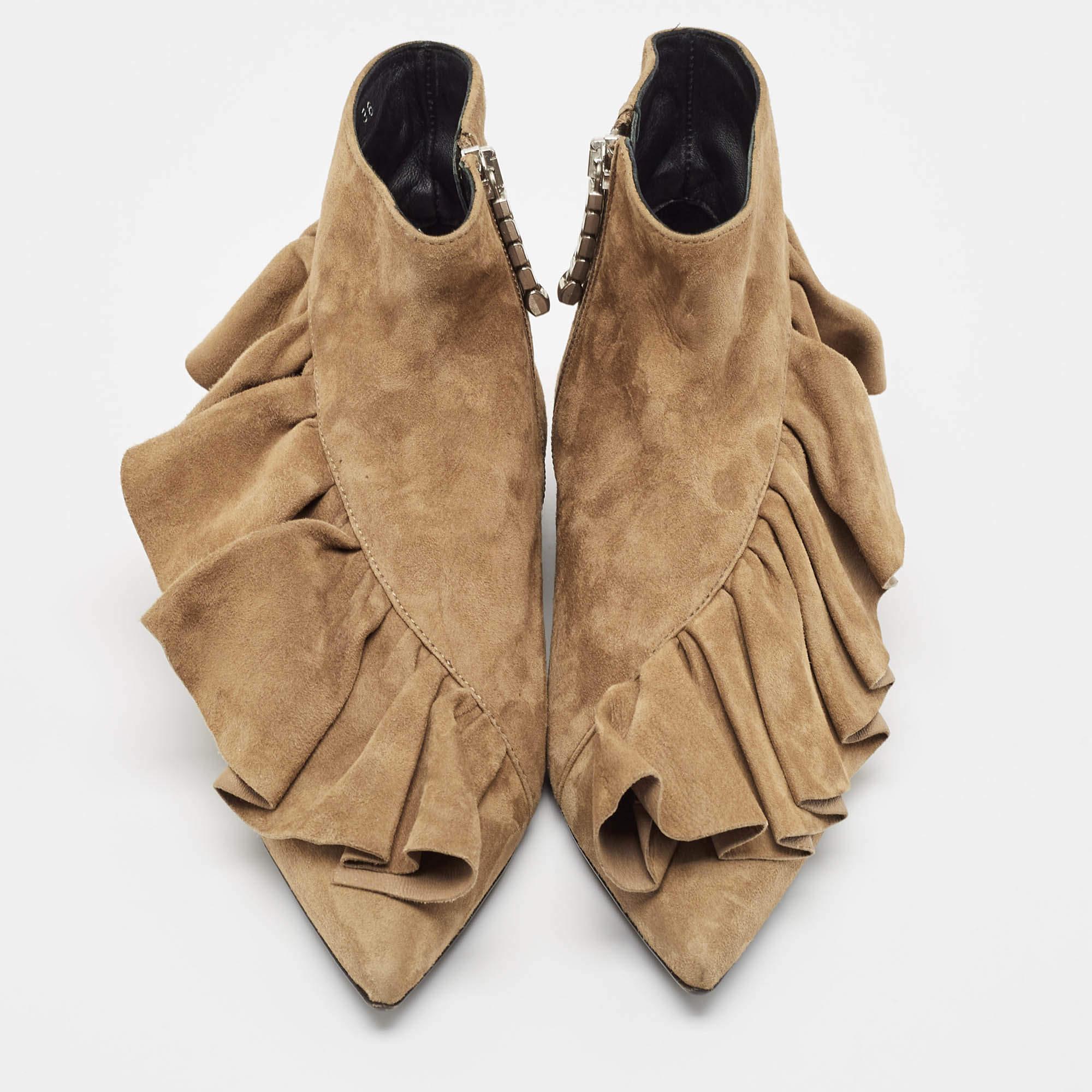 J.W.Anderson Brown Suede Pierce Ankle Length Boots Size 36 In New Condition For Sale In Dubai, Al Qouz 2