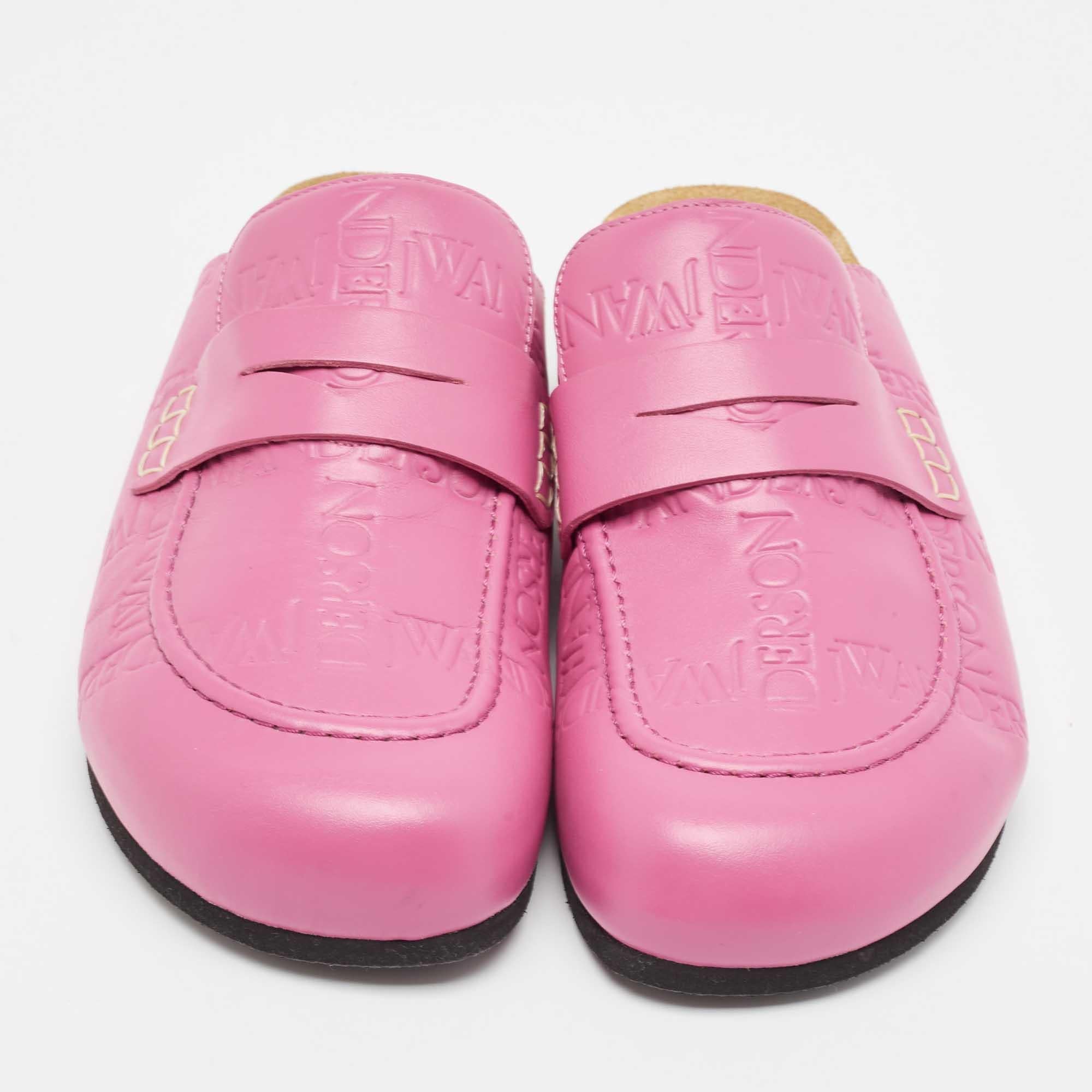 J.W.Anderson Pink Leather Mules Size 44 In New Condition For Sale In Dubai, Al Qouz 2