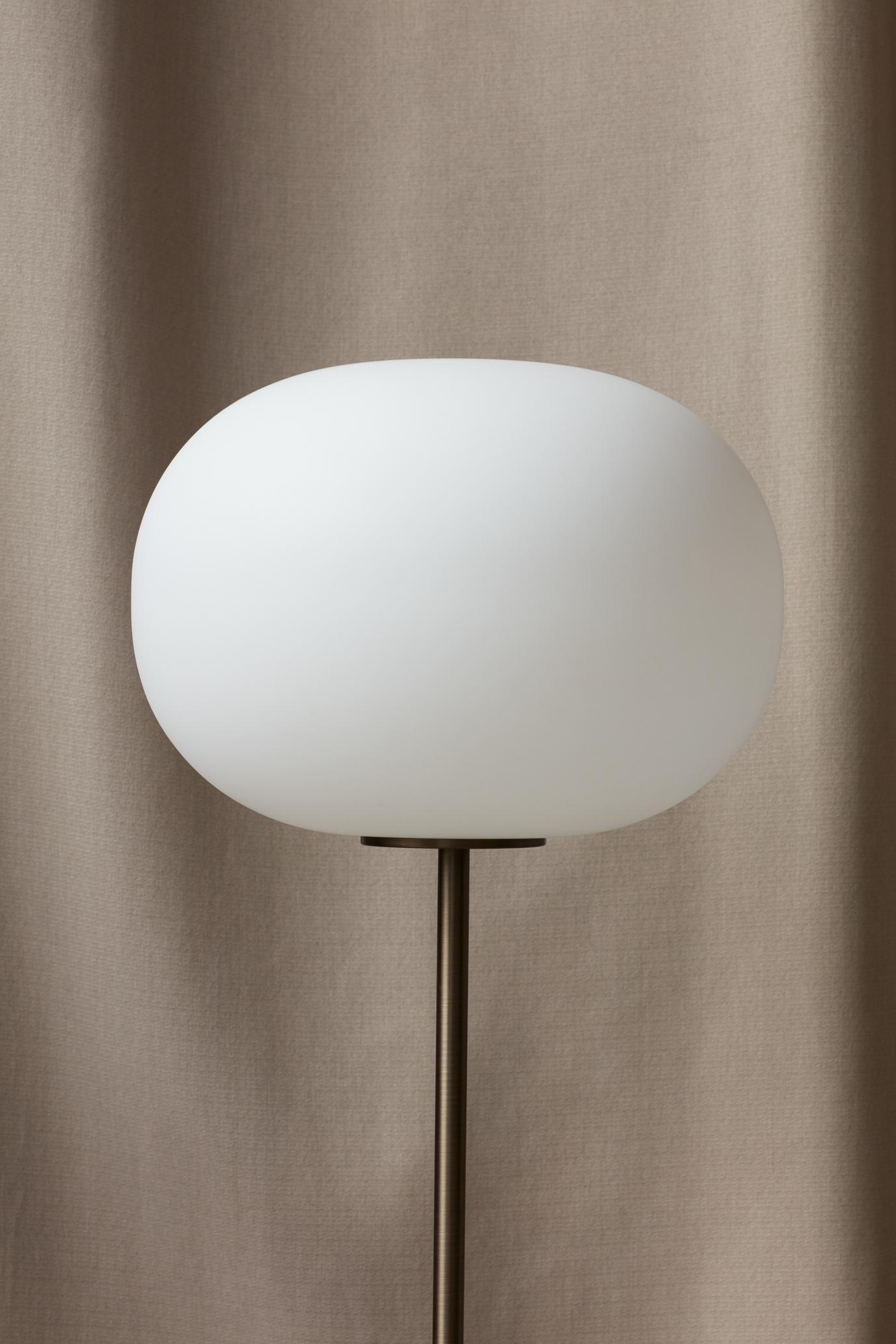 Lámpara de pie JWDA, Mármol de Carrara / Latón Bronceado, by  Jonas Wagell para Audo en venta 4
