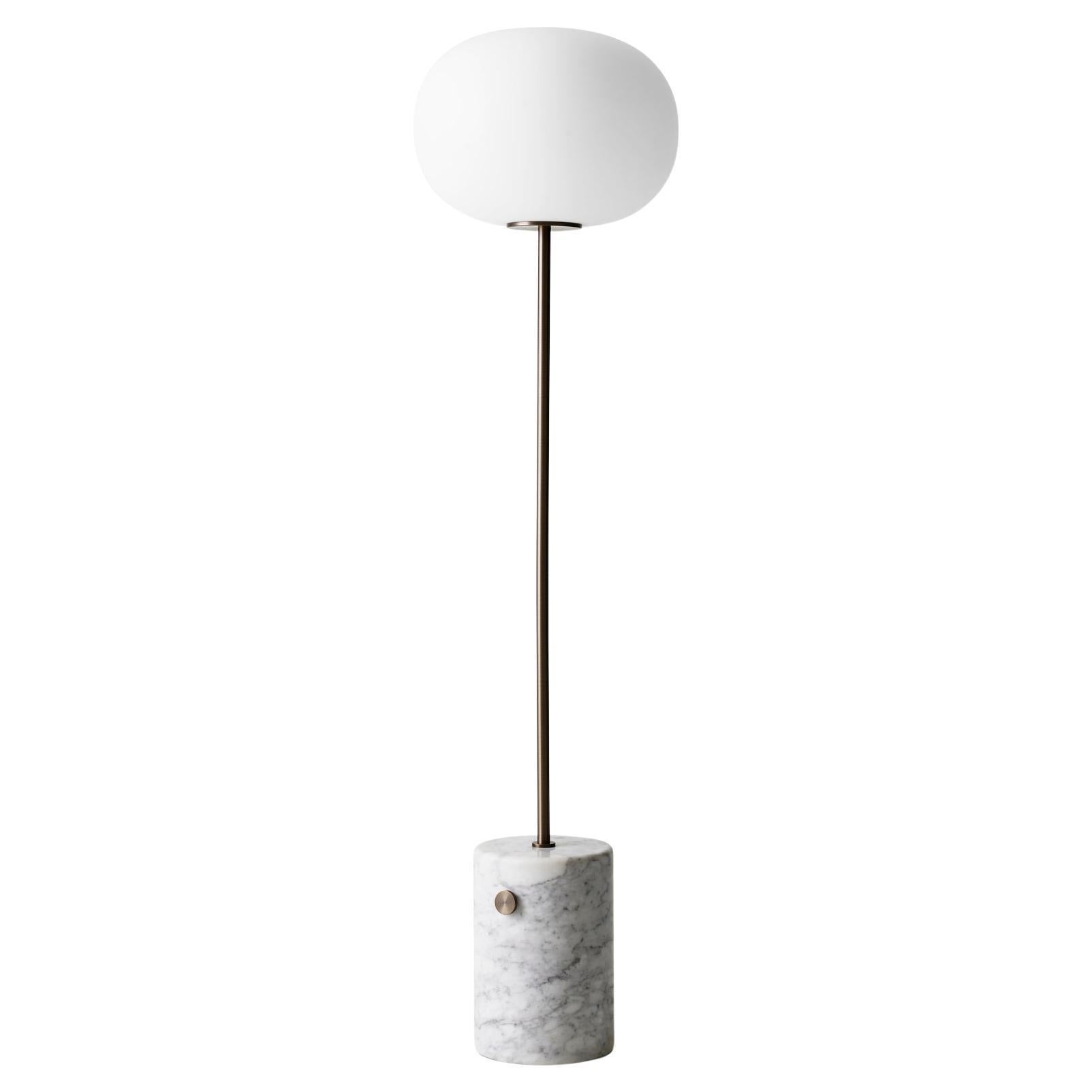 Lampada da terra JWDA, Marmo di Carrara / Ottone bronzato, di  Jona Wagell per Audo