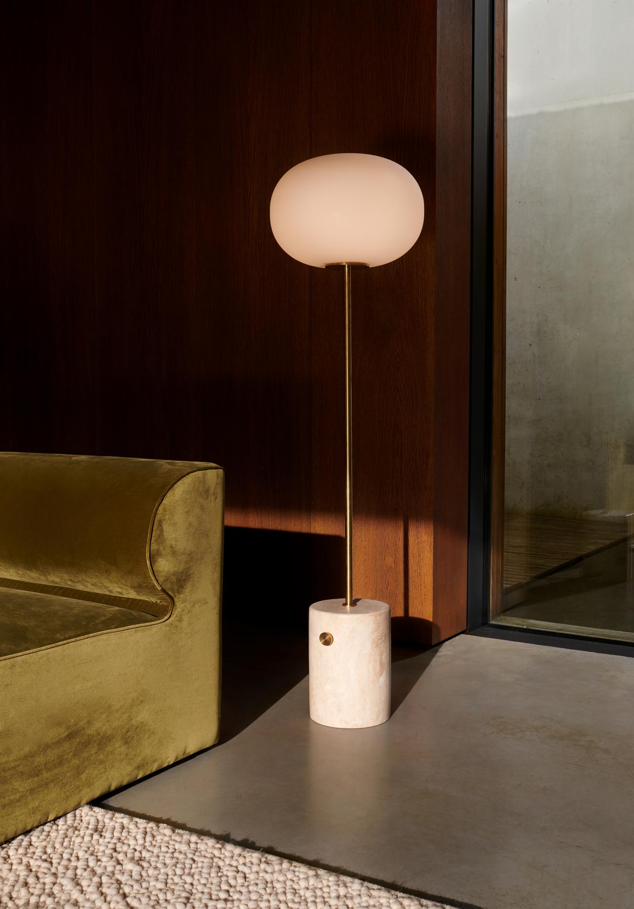 Lampada da terra JWDA, Travertino / Ottone spazzolato, di Jonas Wagell per Audo in vendita 4
