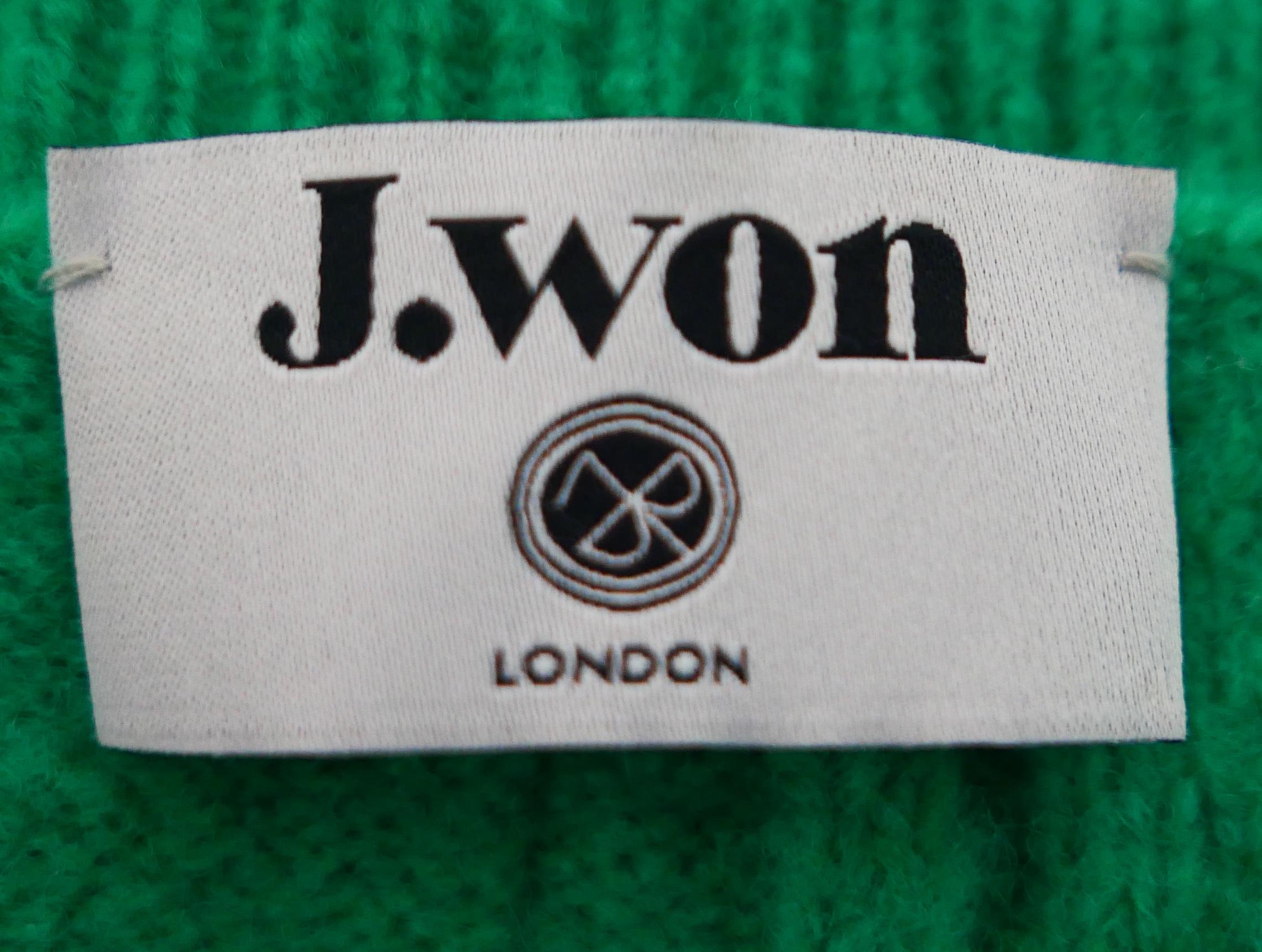 J.Won Cashmere Mix Deconstructed Cricket Jumper Pour femmes en vente